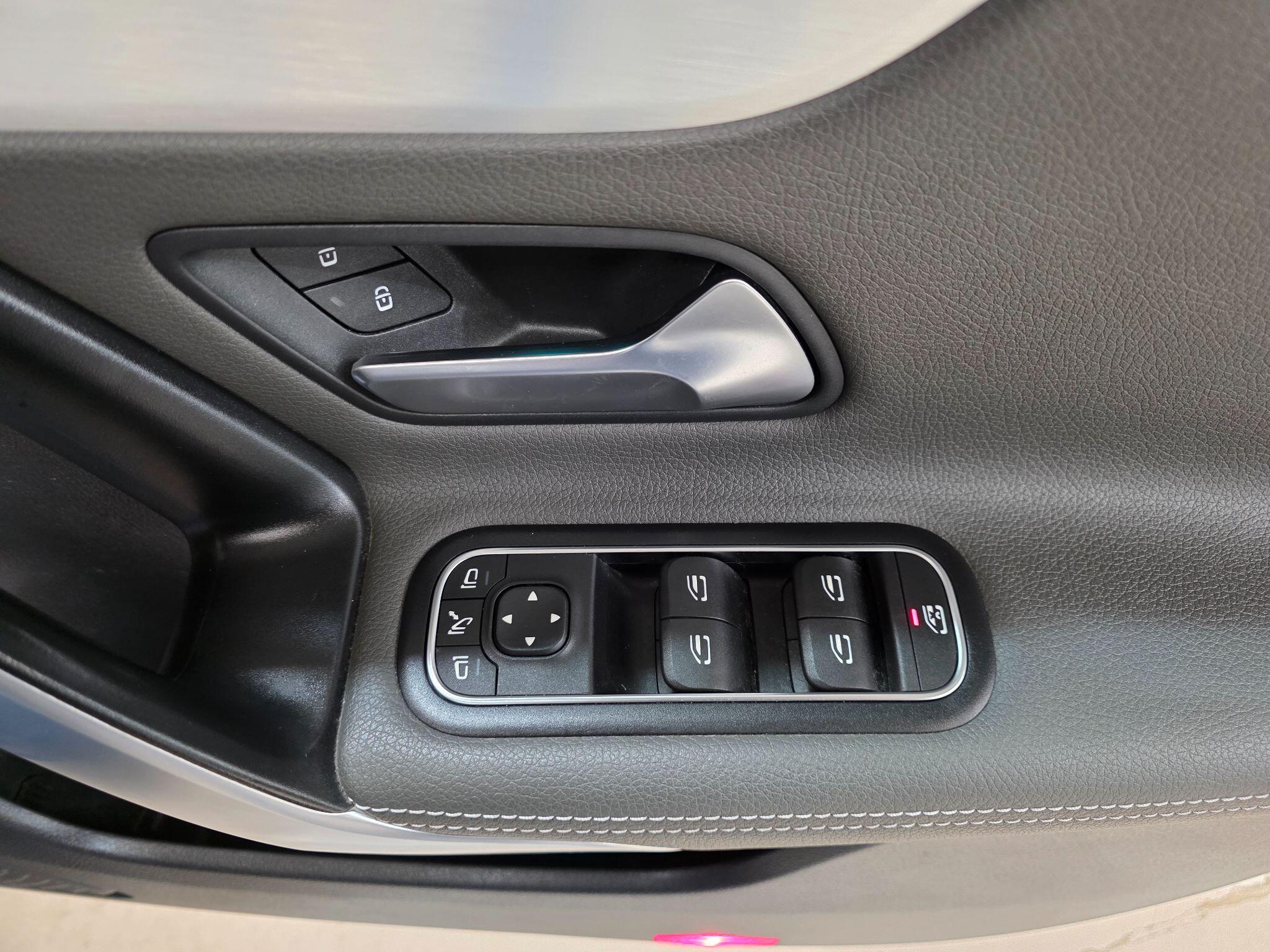 Mercedes-Benz Cla view 15
