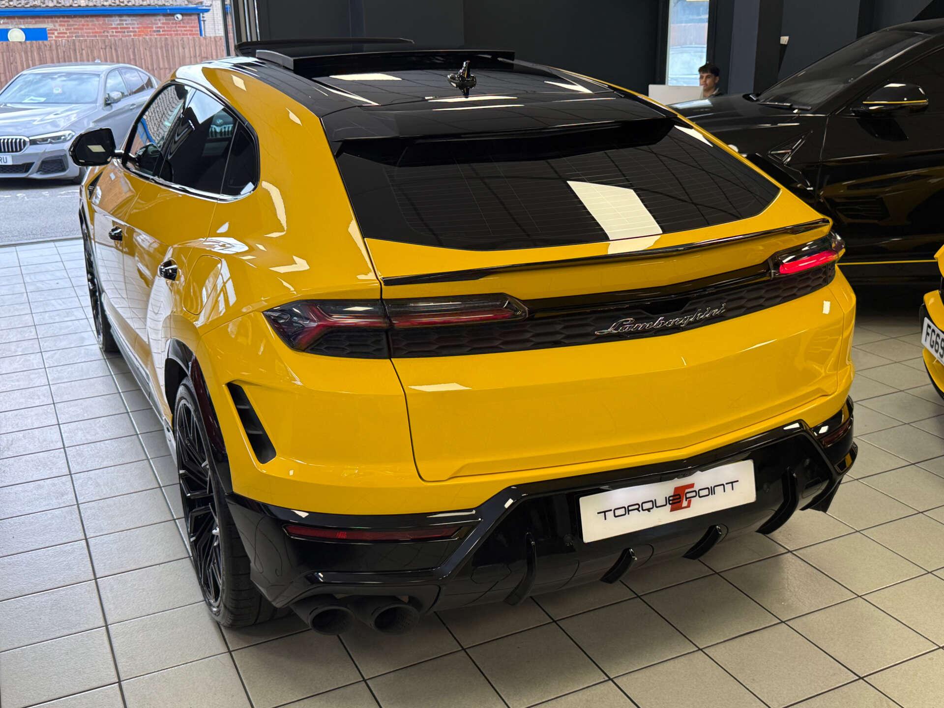 Lamborghini Urus view 21