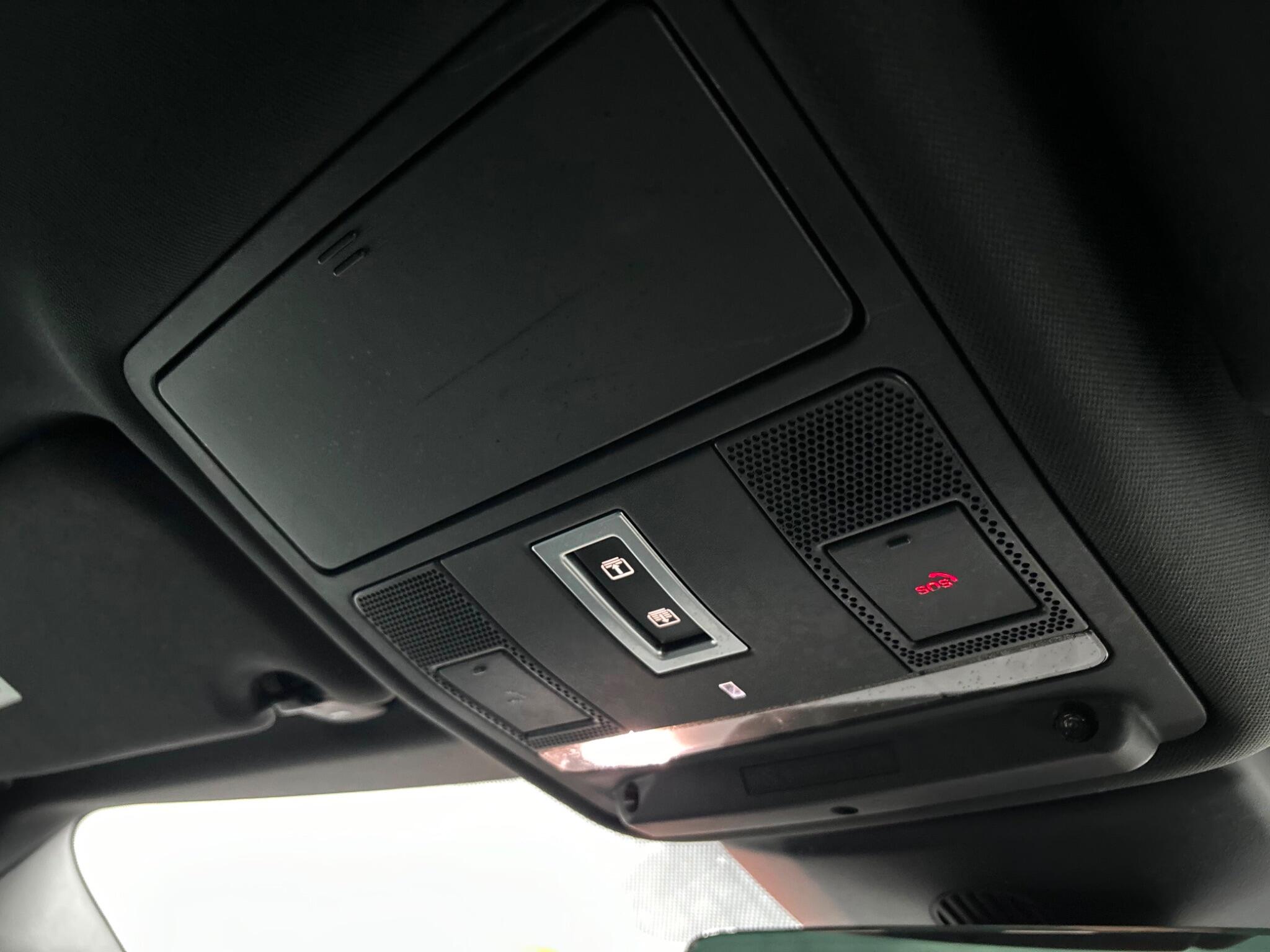 Land Rover Range Rover Evoque view 25
