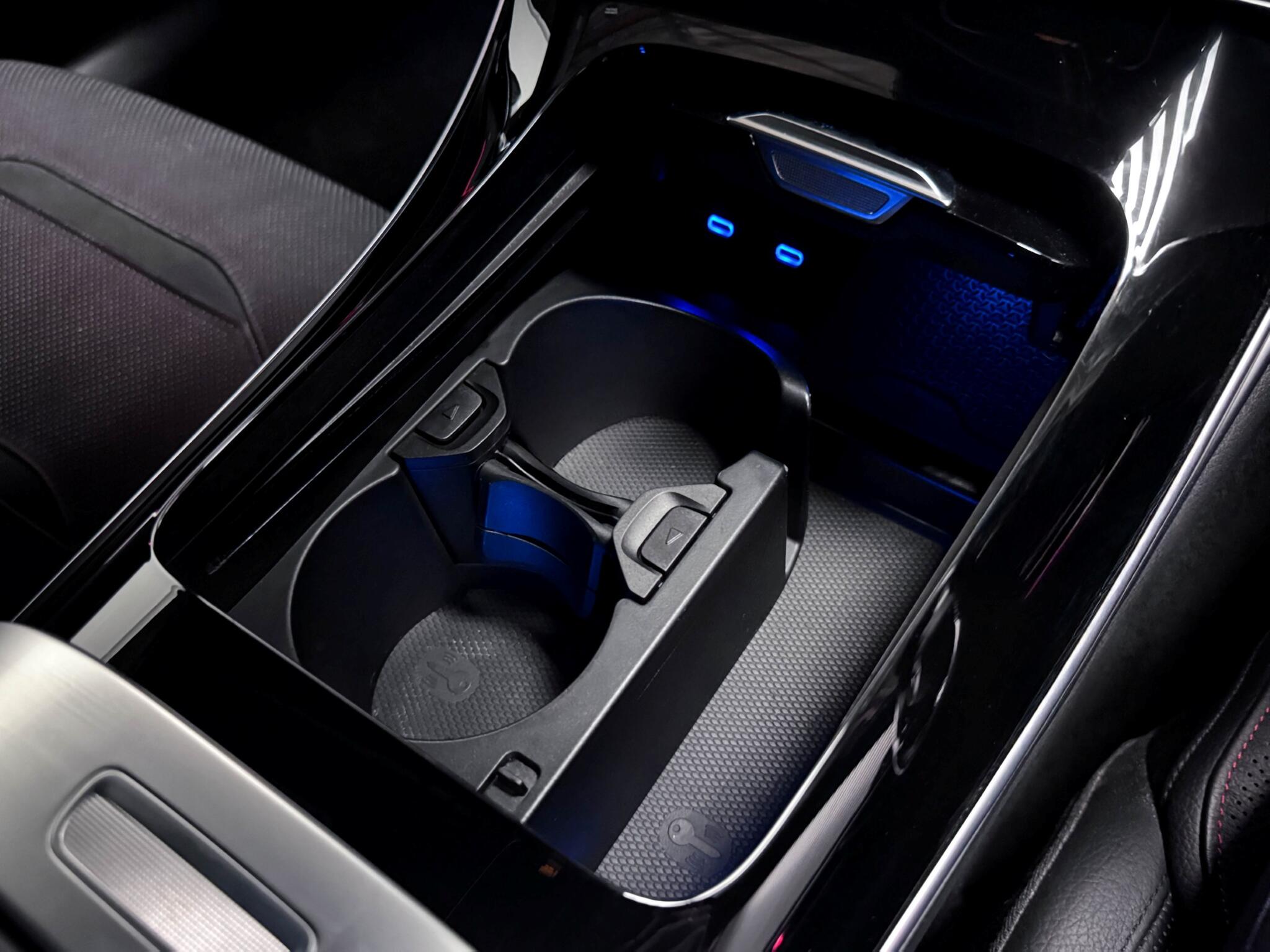 Mercedes-Benz C-Class view 37