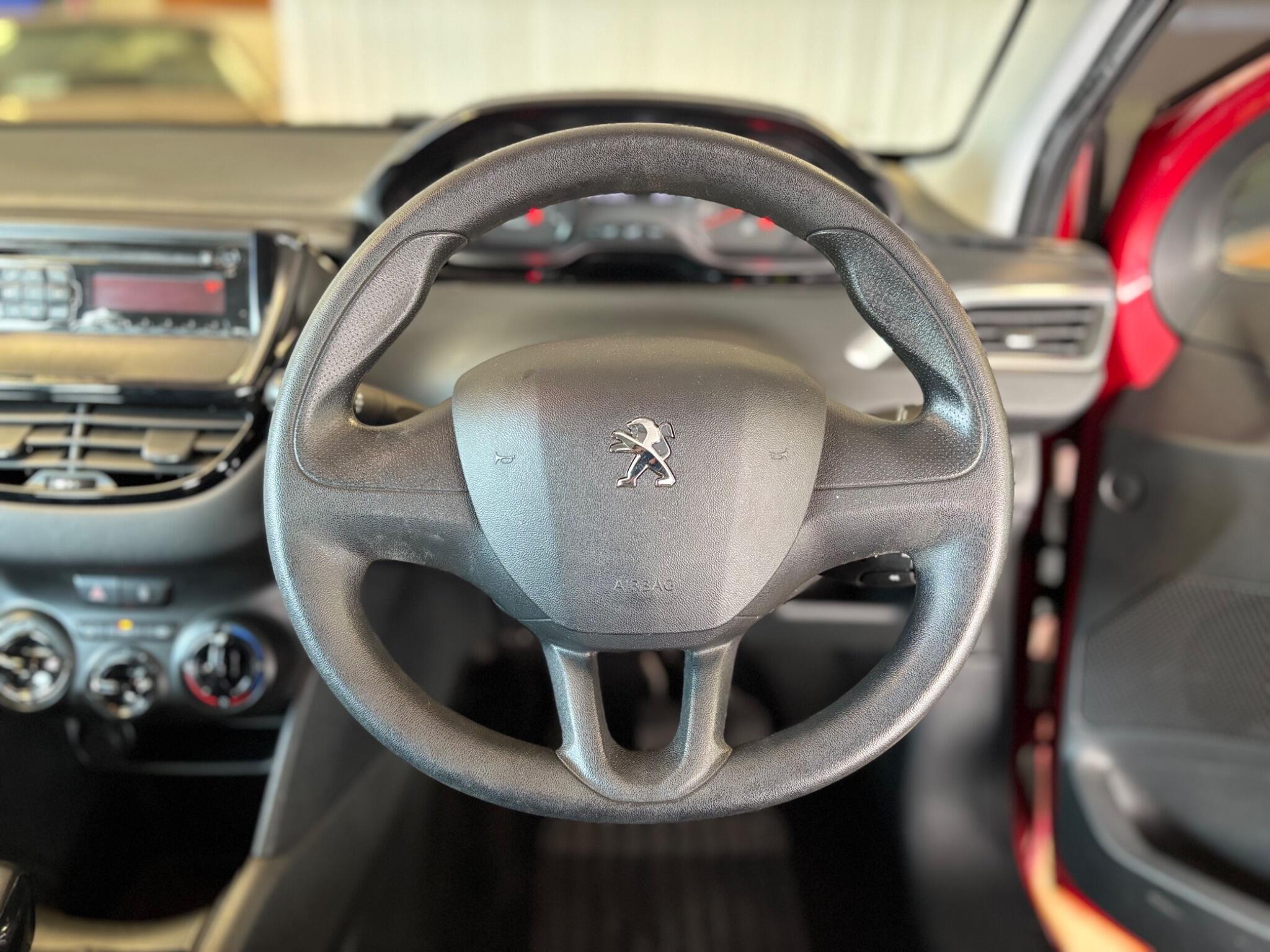 Peugeot 208 view 21