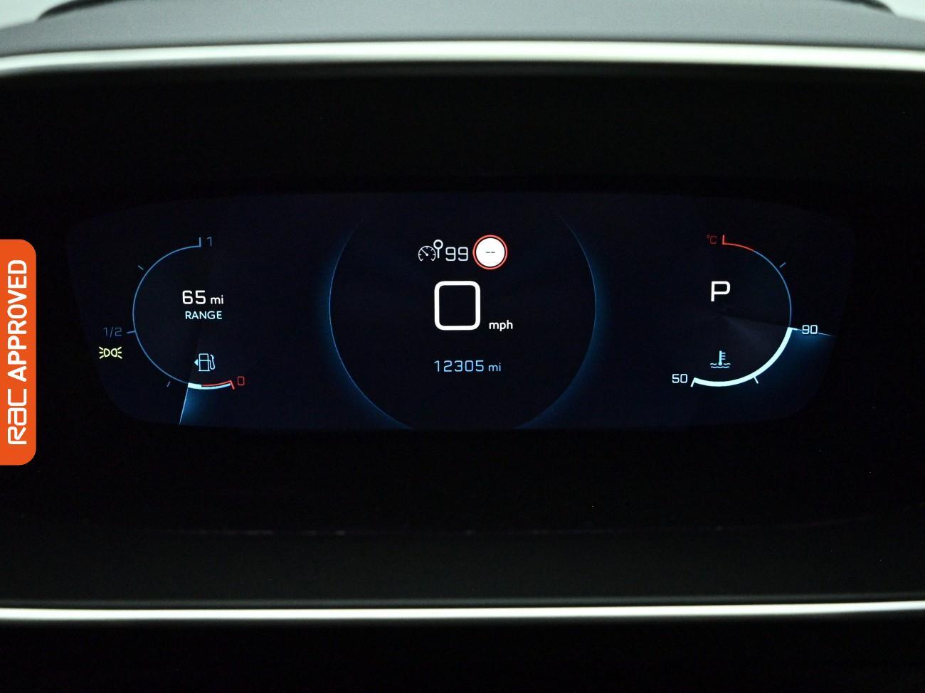 Peugeot 208 view 11