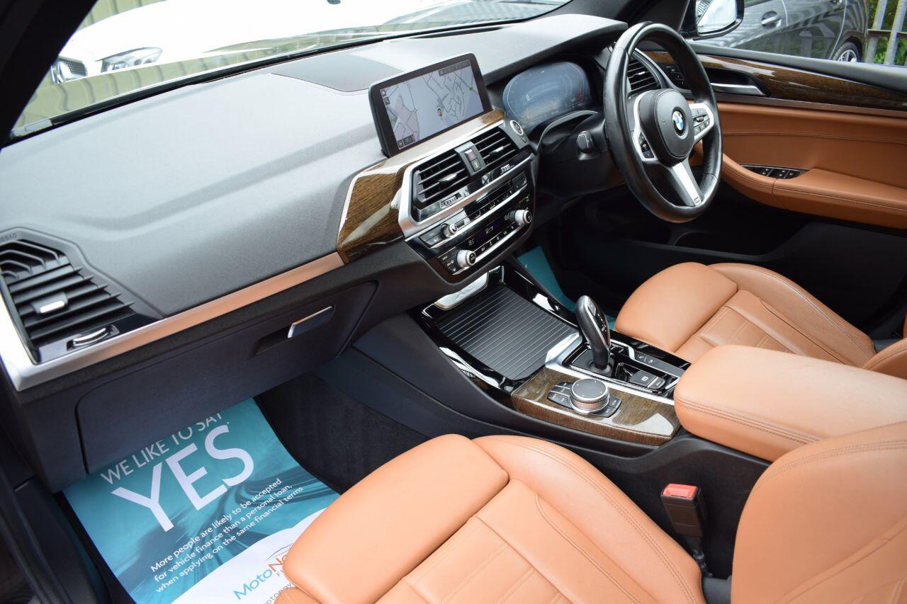 BMW X3 view 13