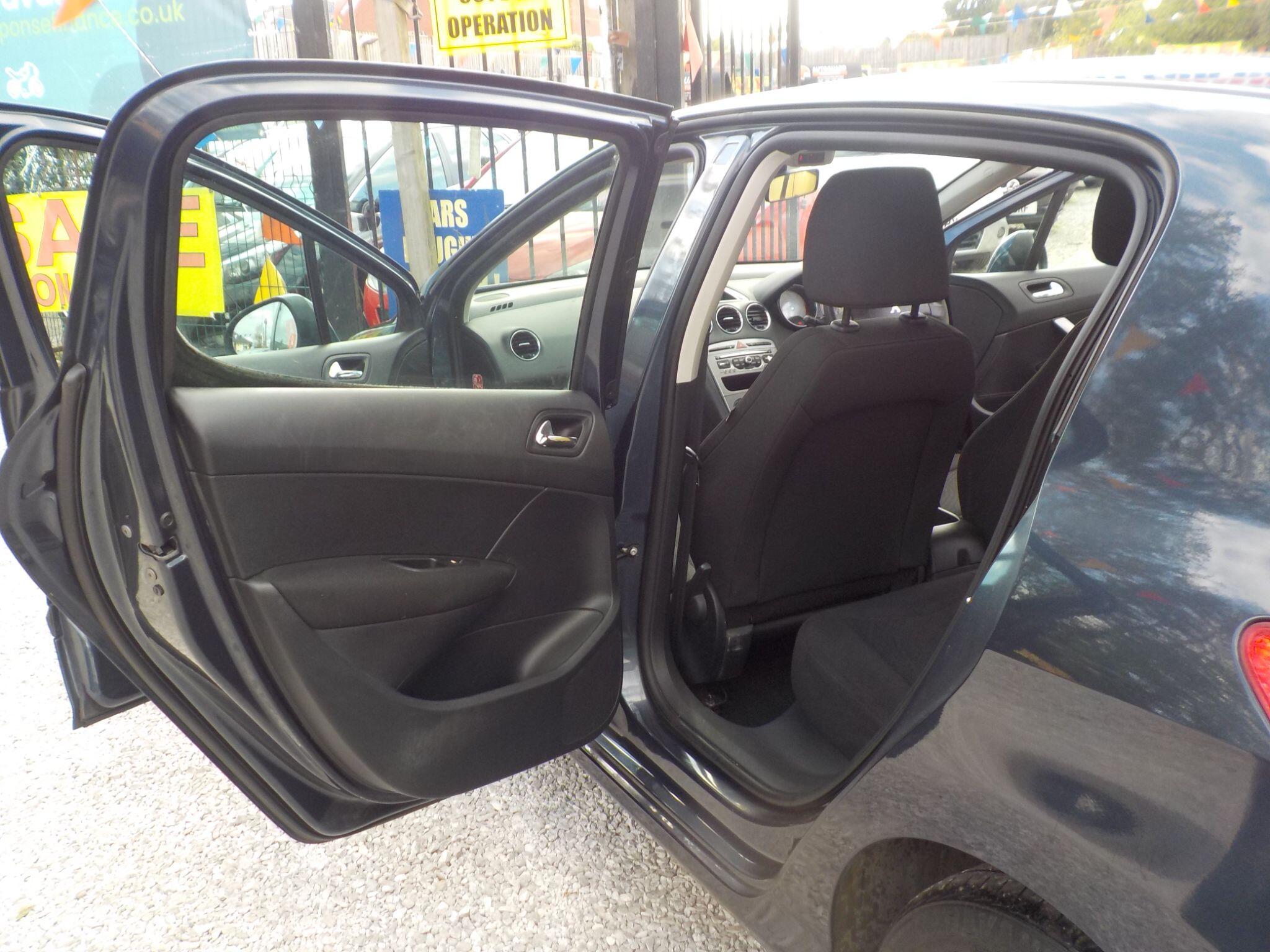 Peugeot 308 1.6 e-HDi SR Euro 5 (s/s) 5dr