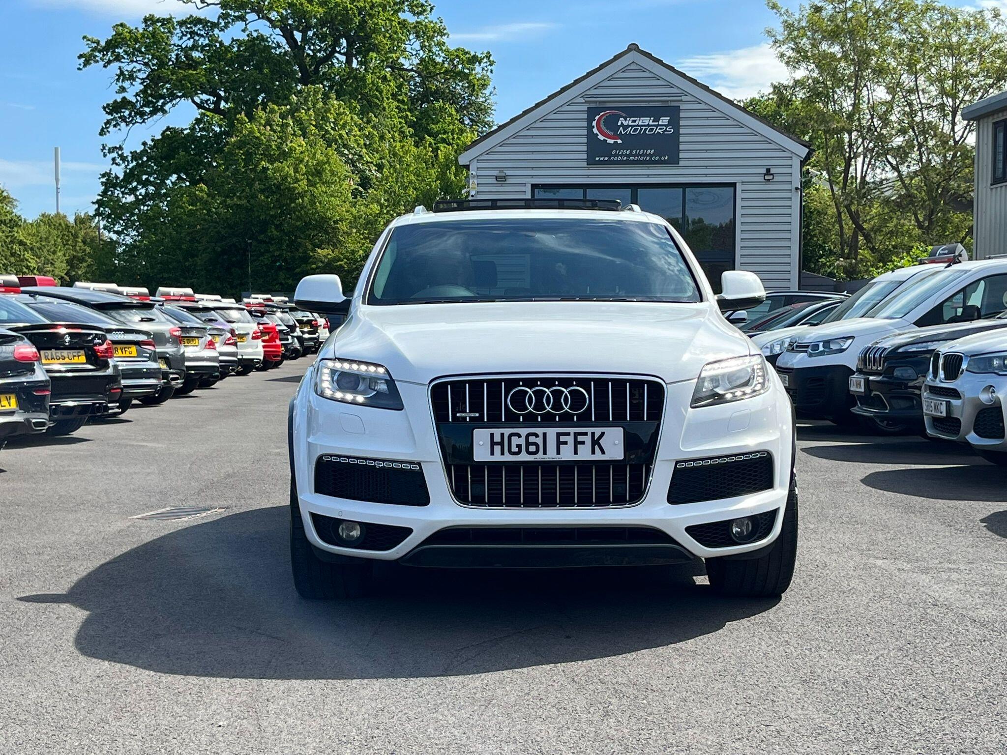 Audi Q7 view 2