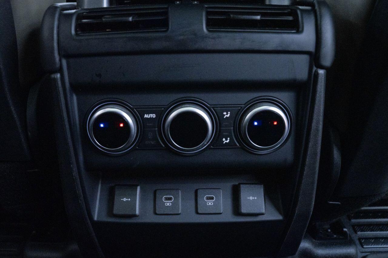 Land Rover Defender view 37
