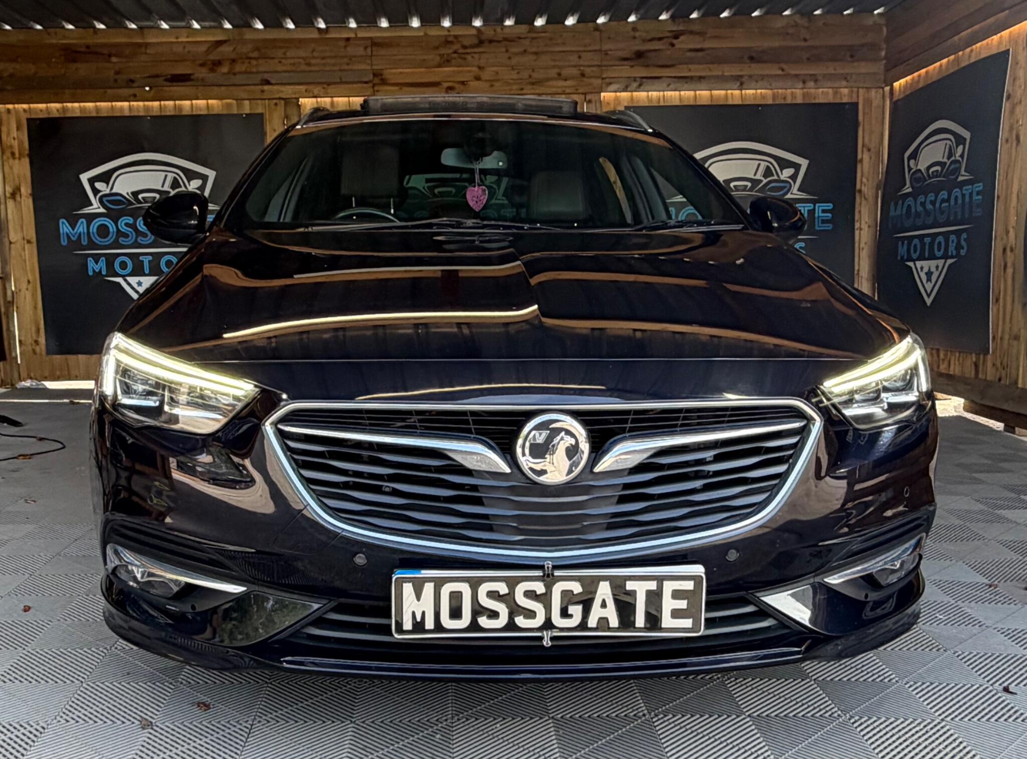Vauxhall Insignia view 4