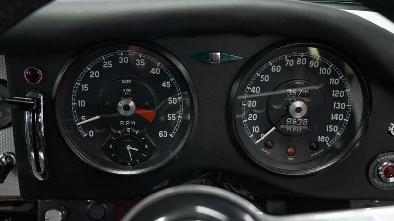 Jaguar E-Type view 29