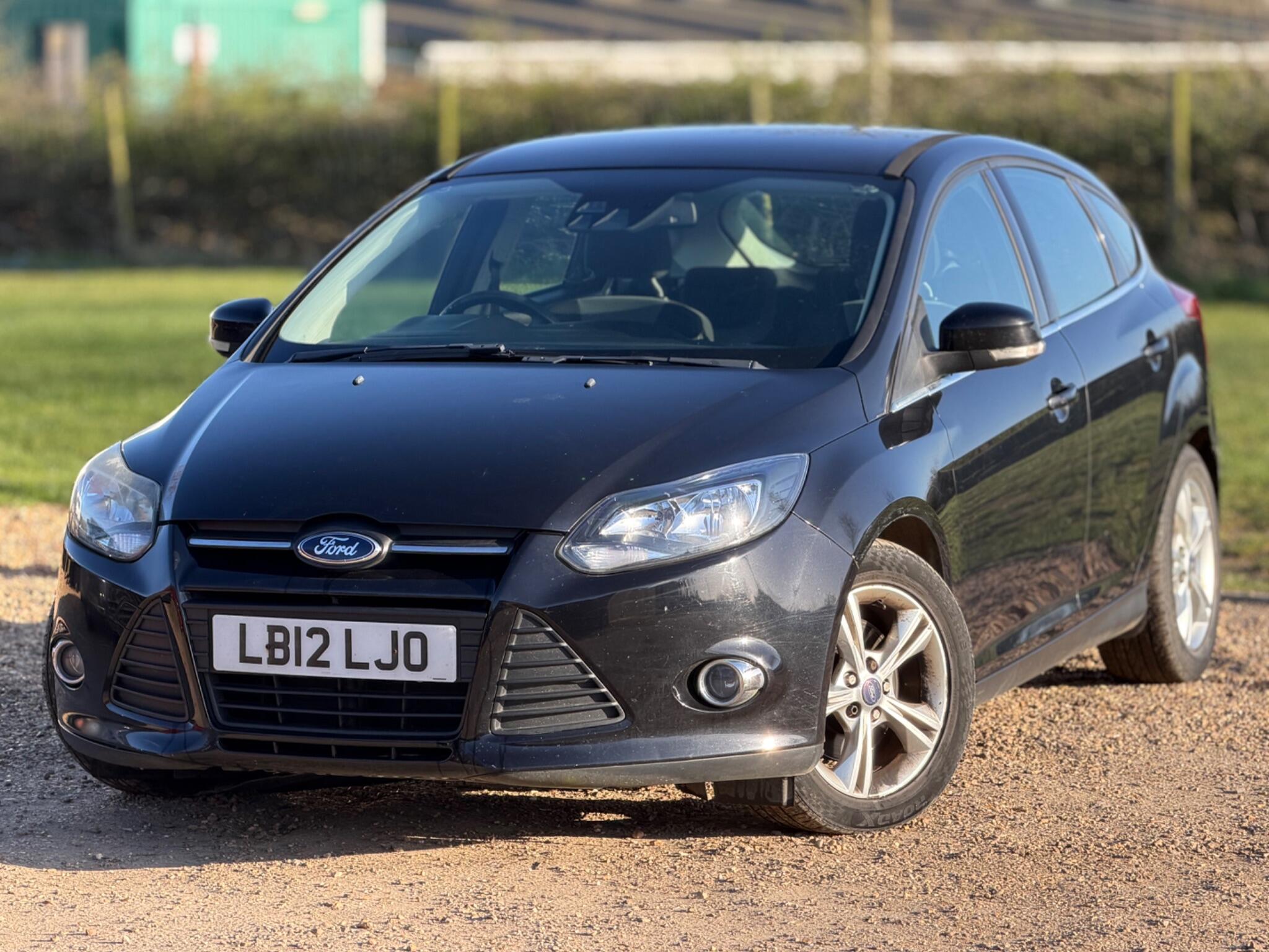 2012 Ford Focus 1.6 TDCi Zetec Euro 5 (s/s) 5dr image 3