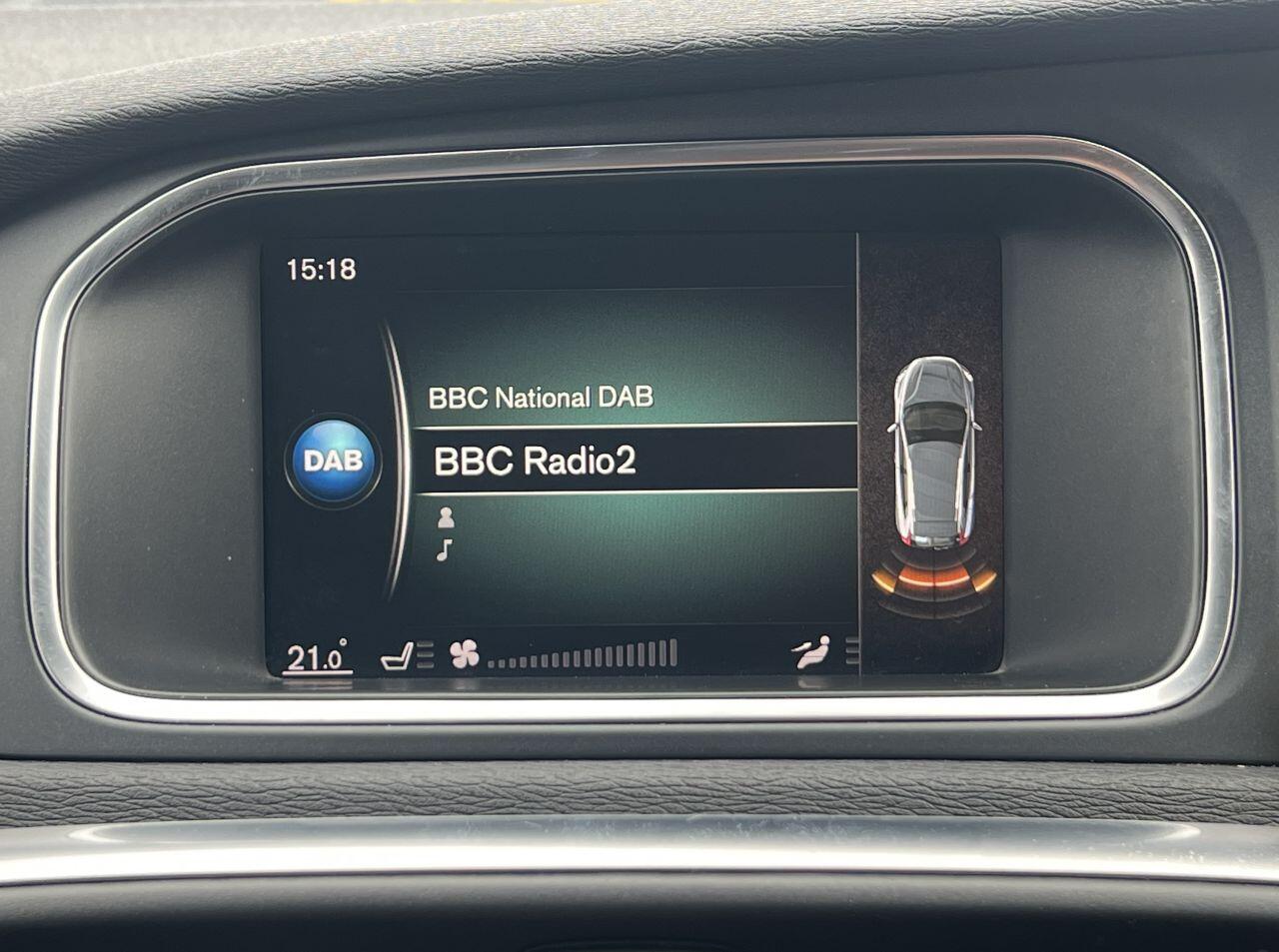 Volvo V40 Cross Country view 44