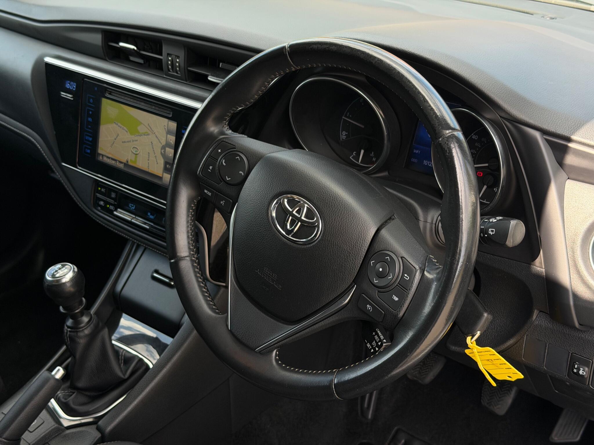 Toyota Auris view 26