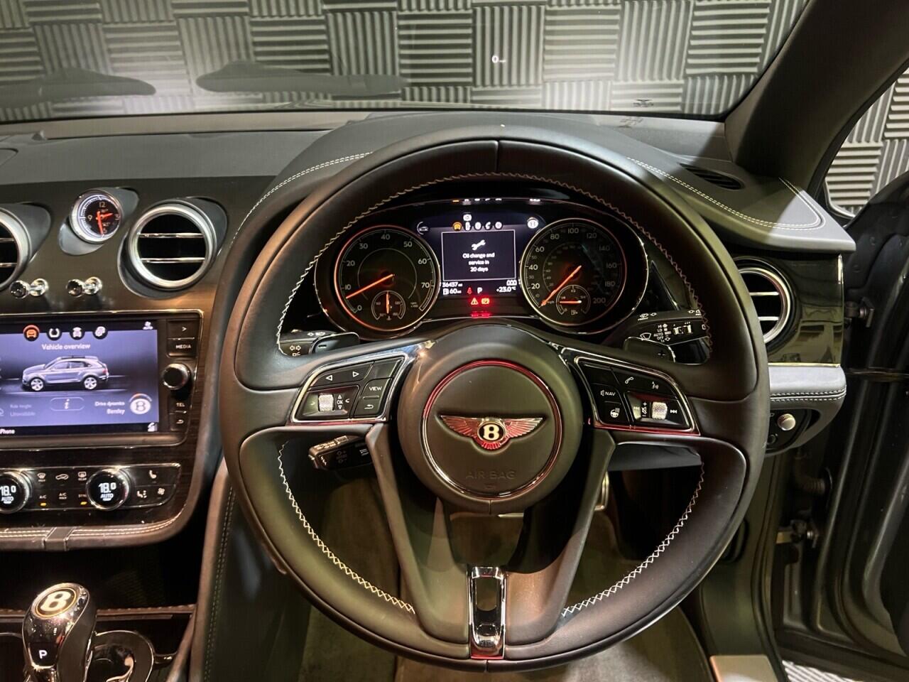 Bentley Bentayga view 14