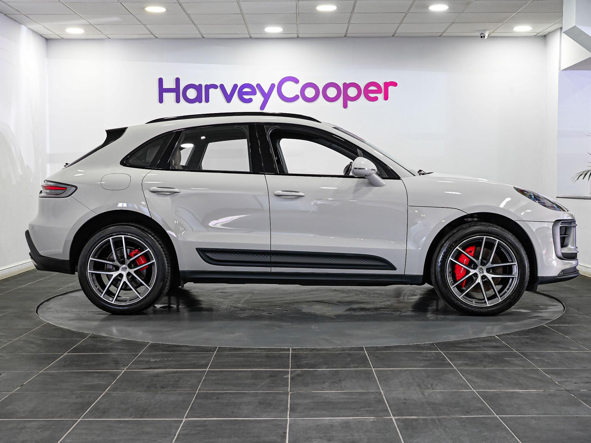 Porsche Macan view 4