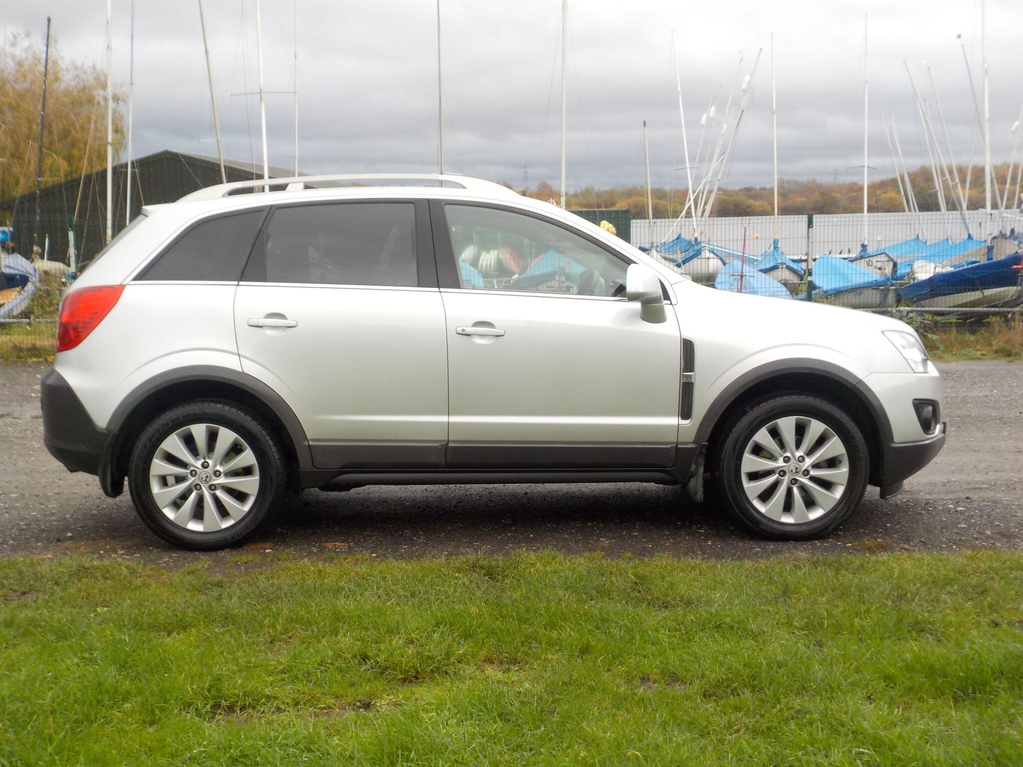 Vauxhall Antara 2.2 CDTi Exclusiv 4WD Euro 5 (s/s) 5dr