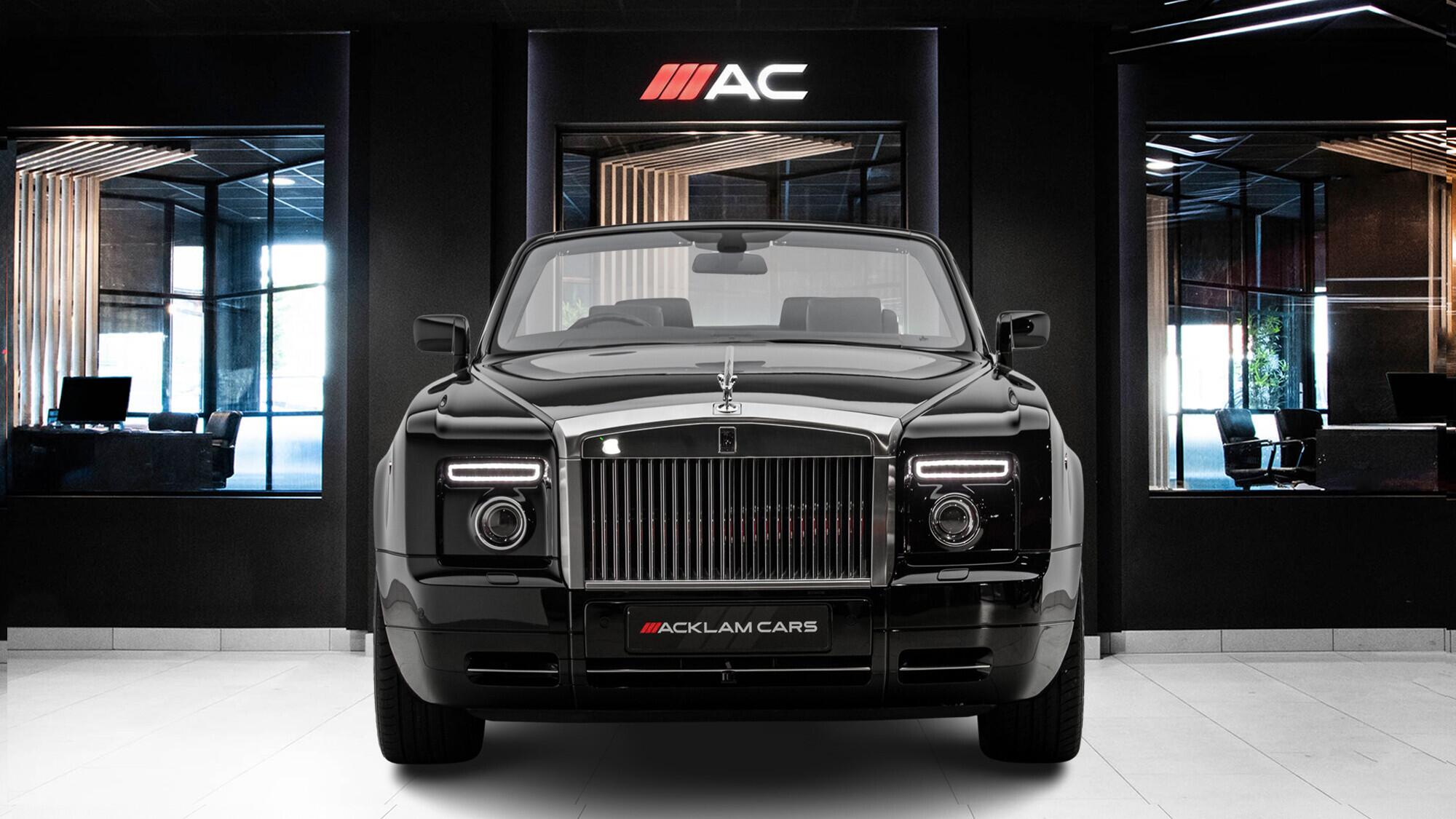 Rolls-Royce Phantom view 2
