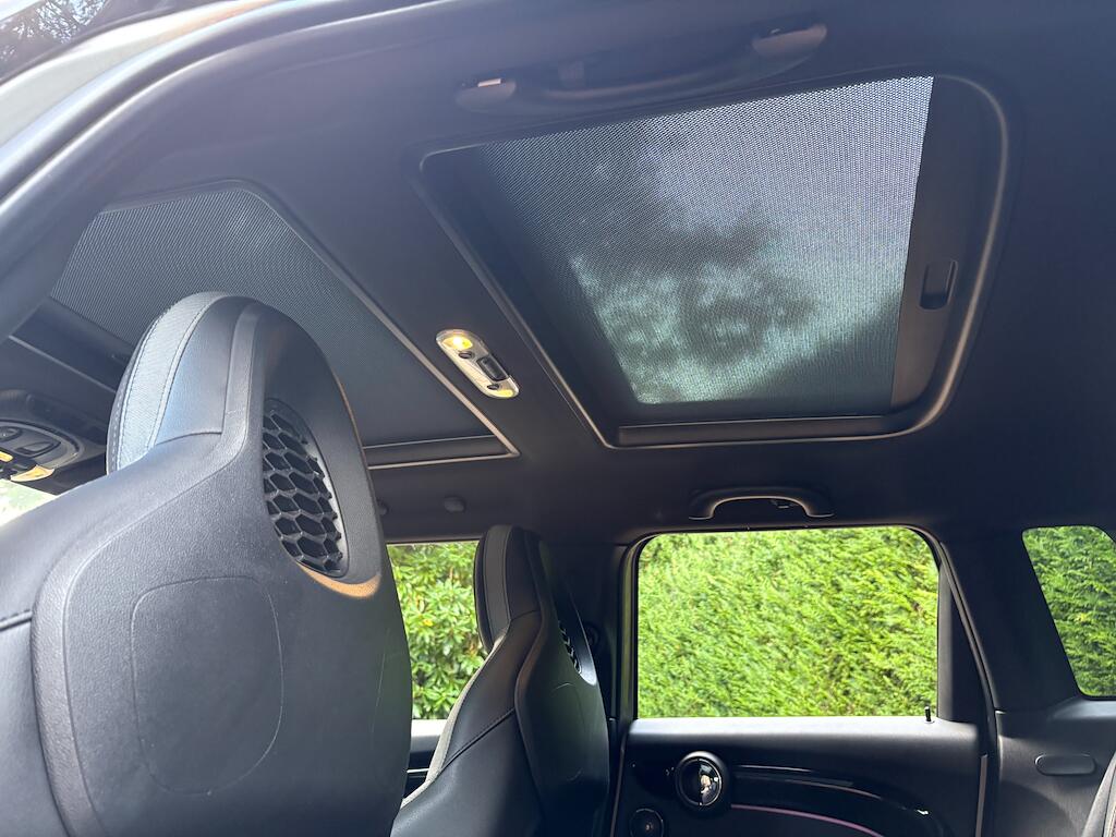 Mini Hatch view 29