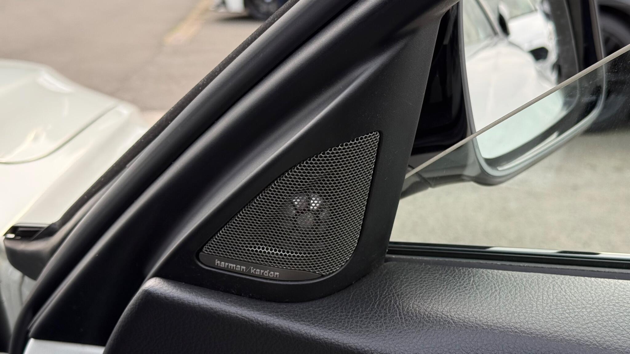 BMW 3 Series view 19