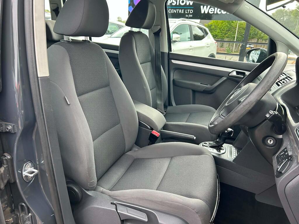 Volkswagen Touran view 9