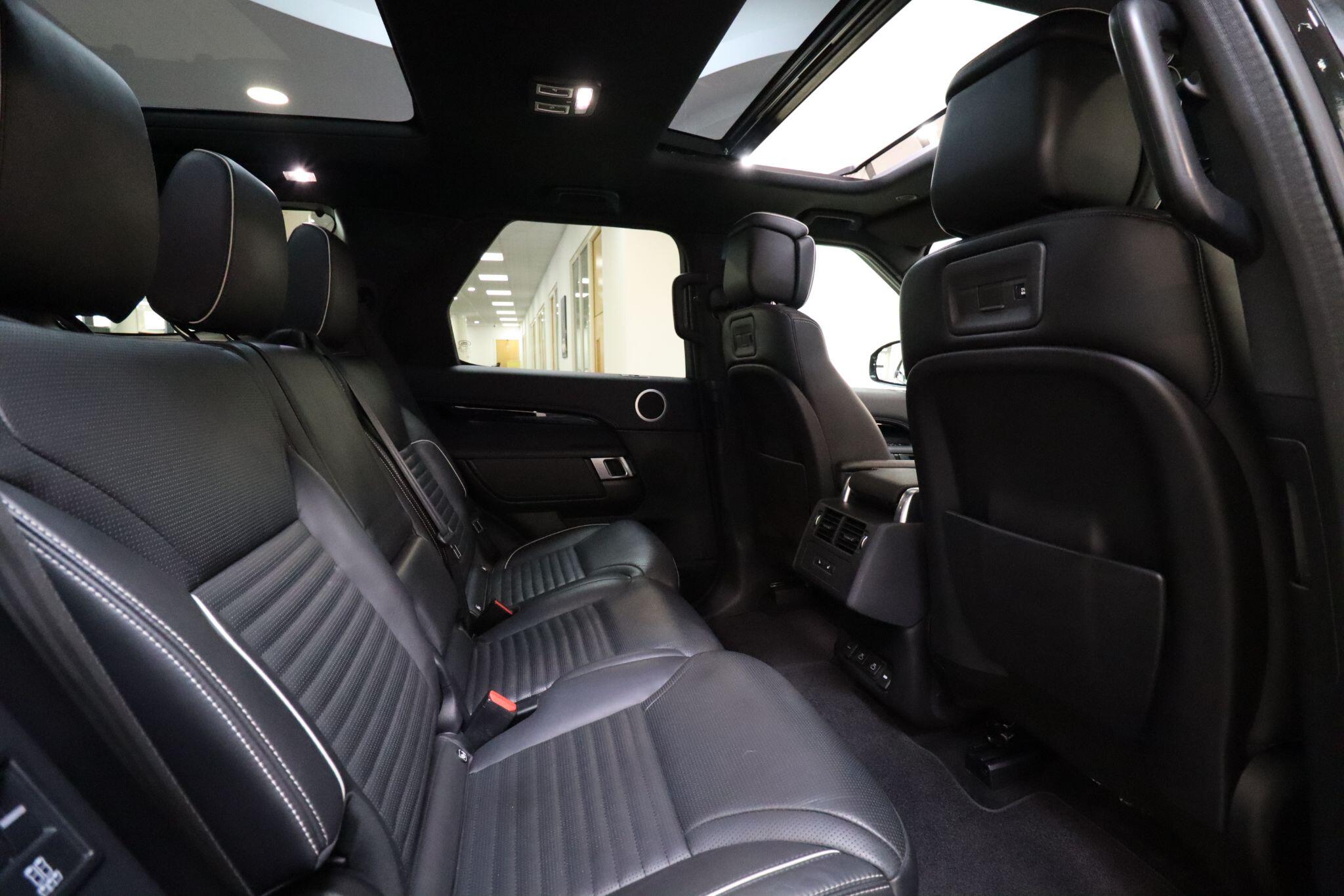 Land Rover Discovery 3 view 14