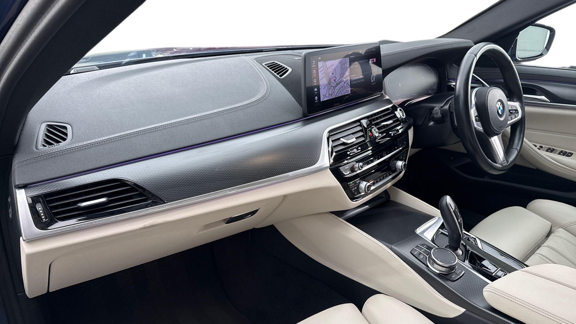BMW 5 Series view 7