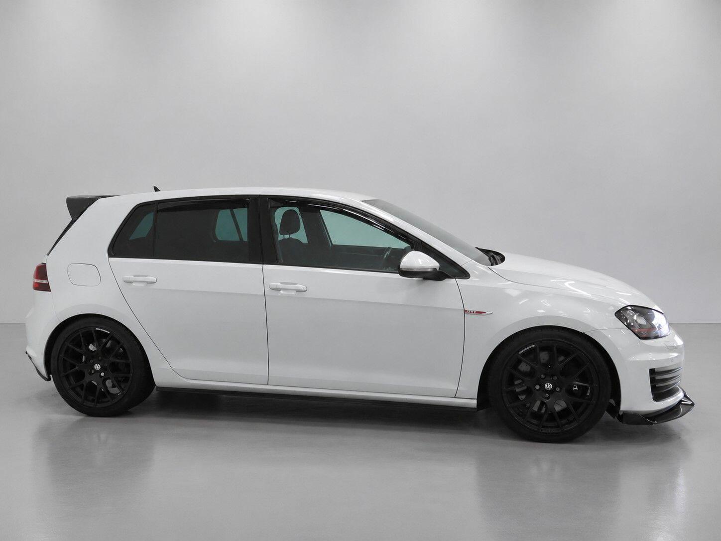 Volkswagen Golf view 4