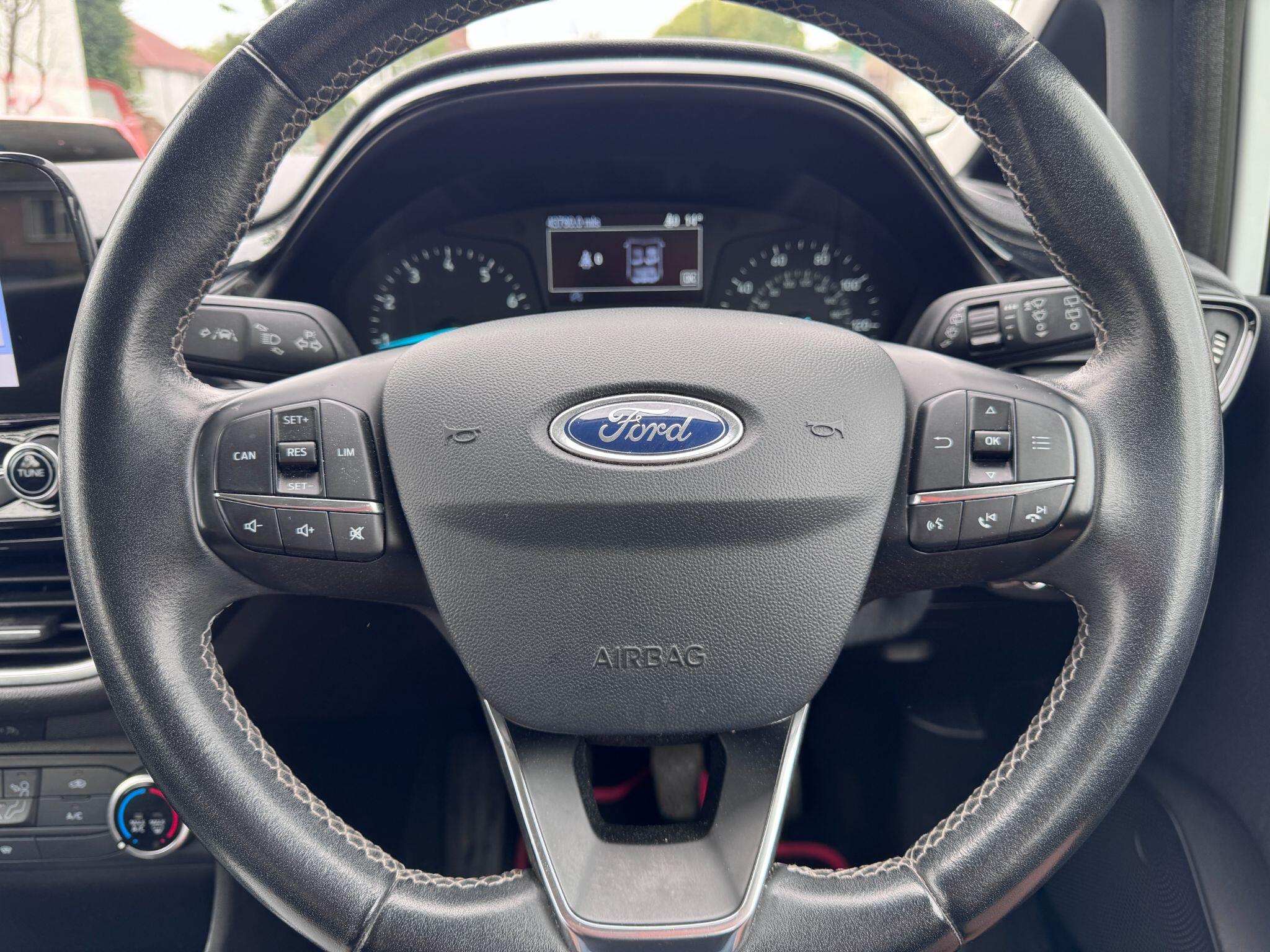 2017 Ford Fiesta image 45