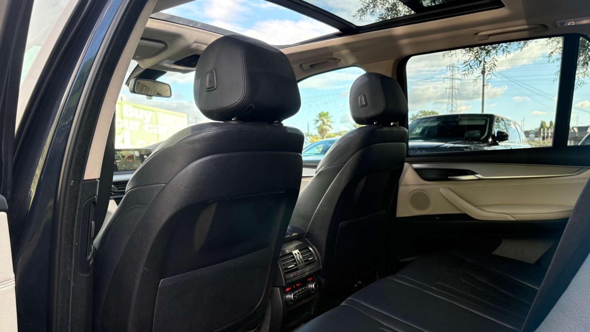 BMW X5 view 16