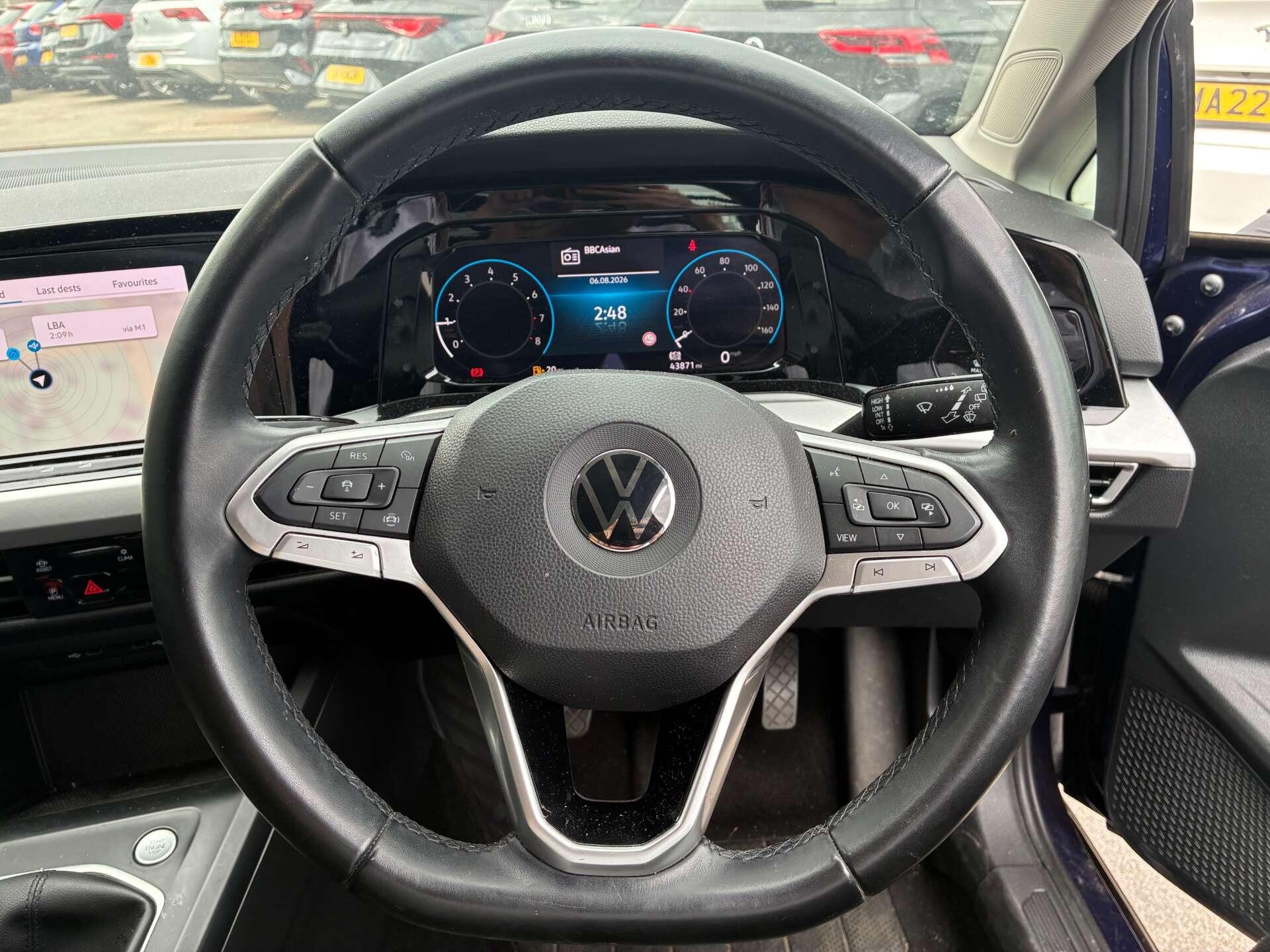 Volkswagen Golf view 11