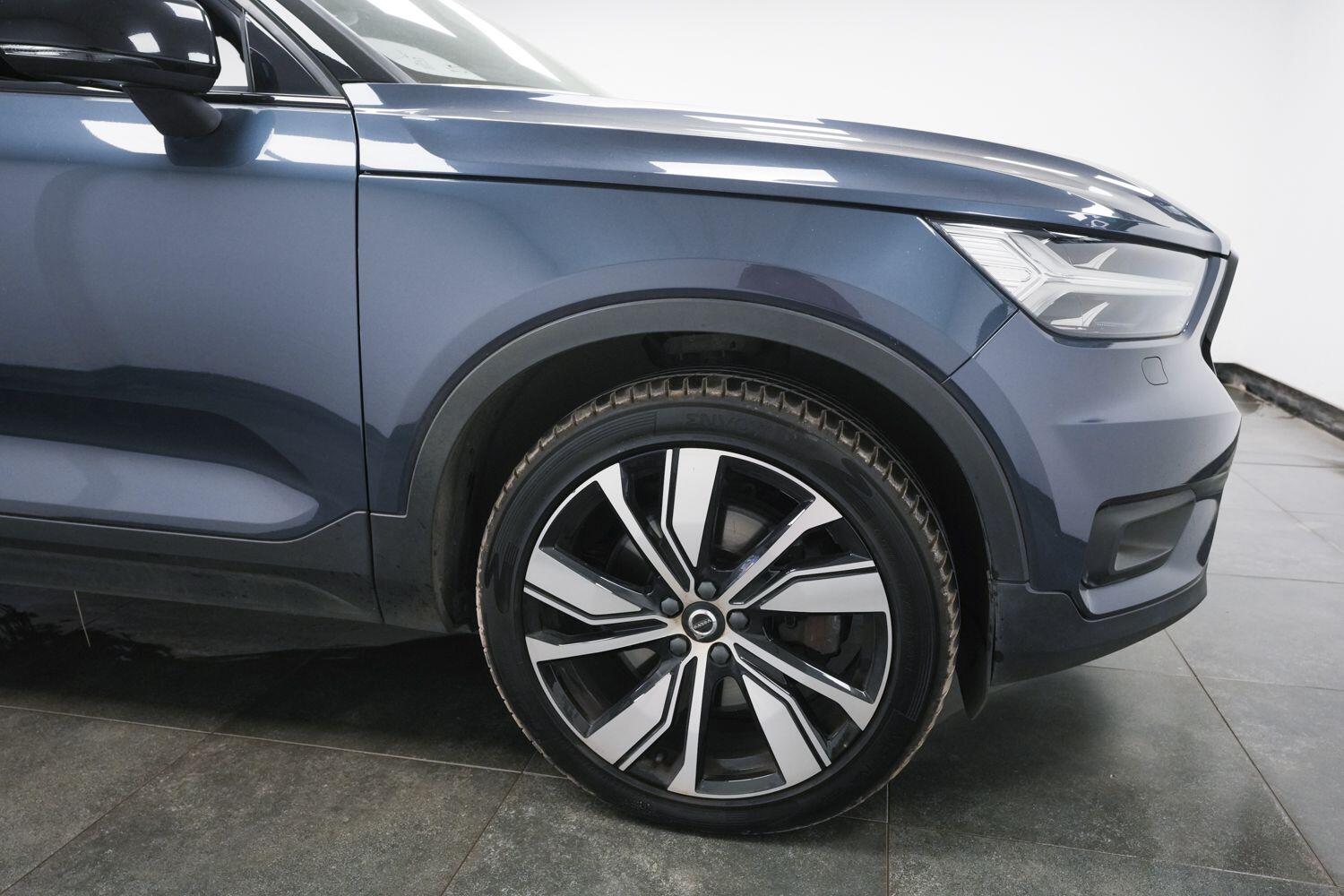Volvo XC40 view 4