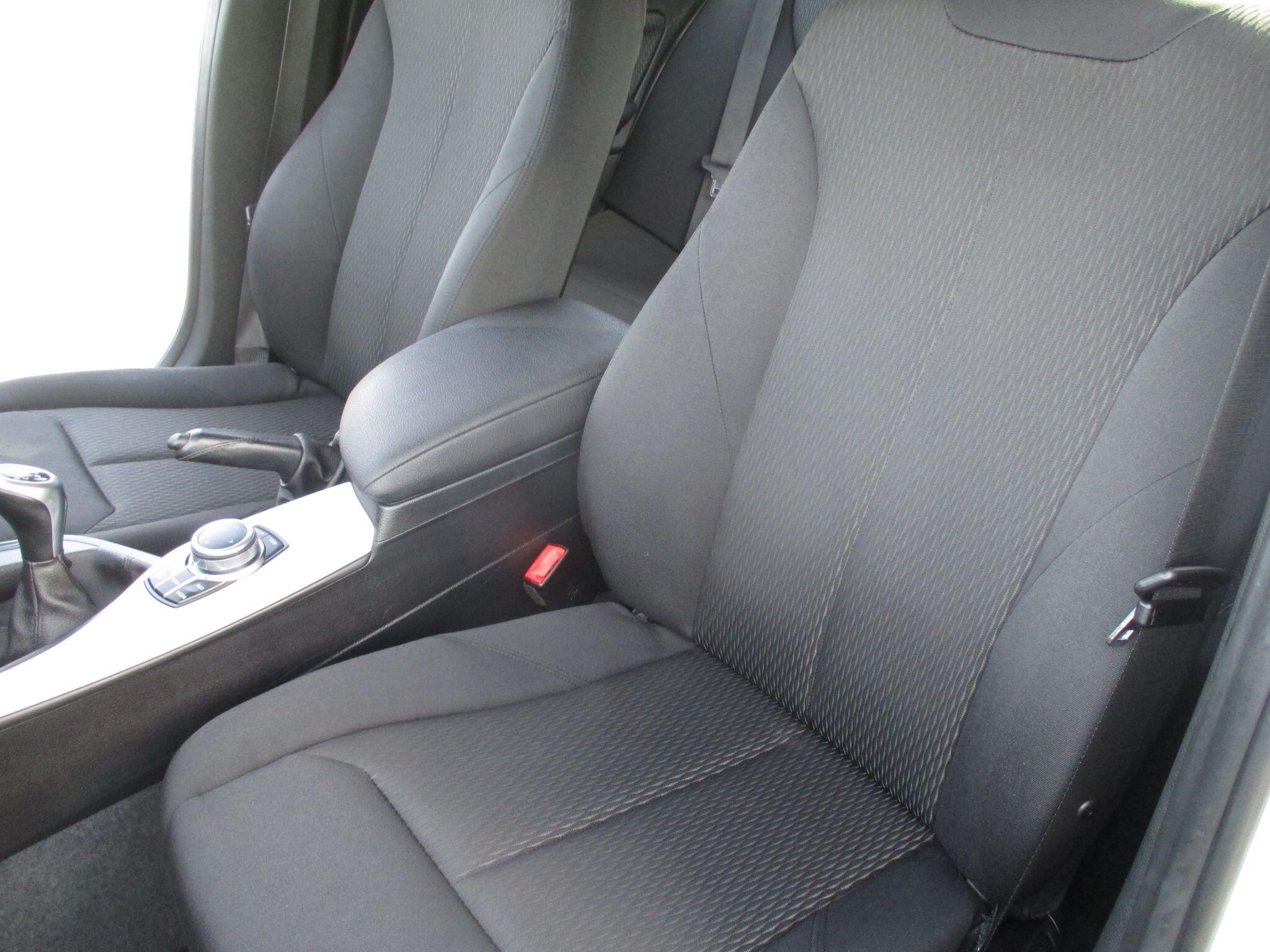 BMW 1 Series view 33