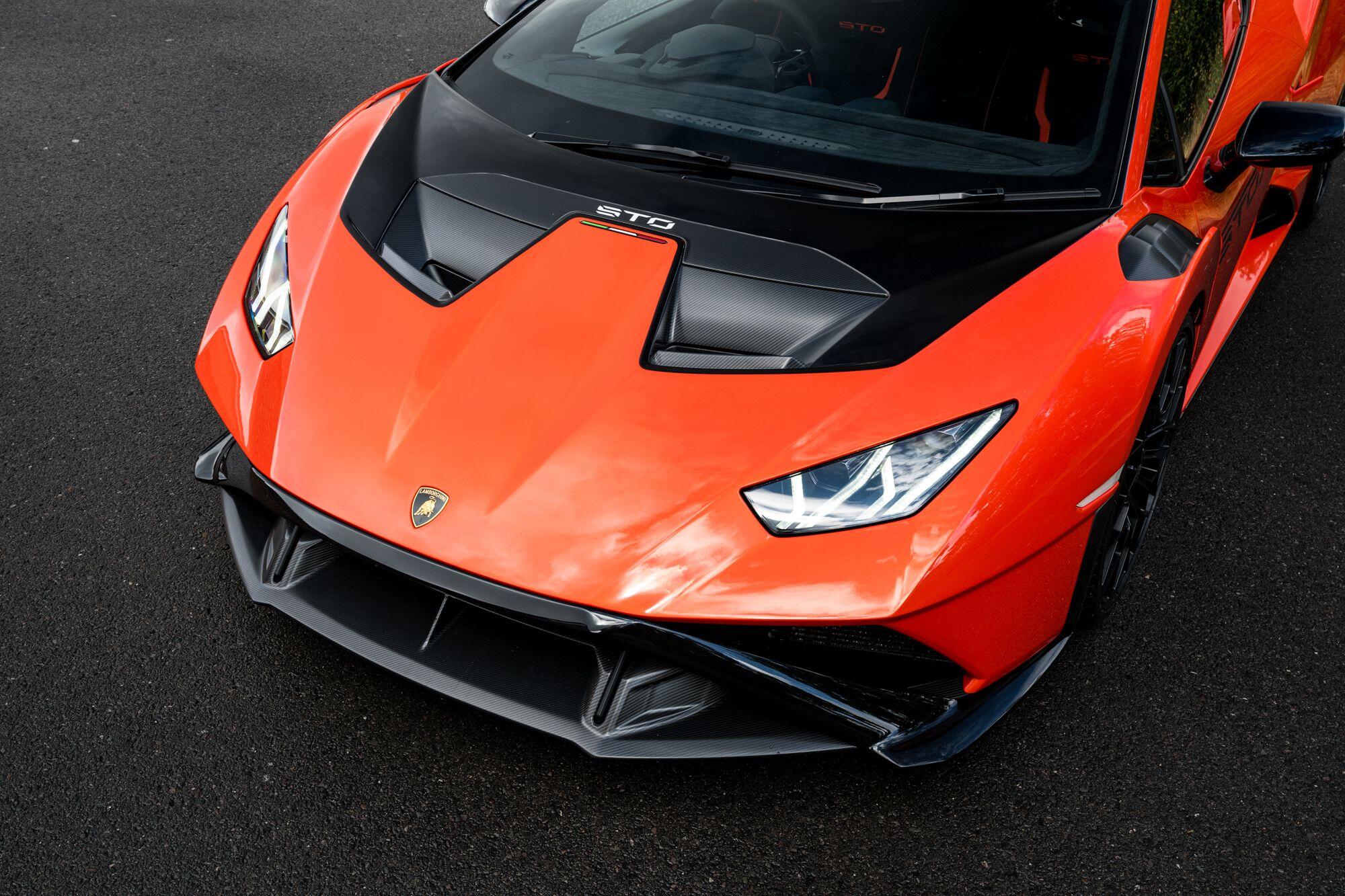 Lamborghini Huracan view 39
