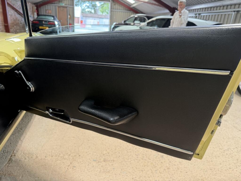 Jaguar E-Type view 22
