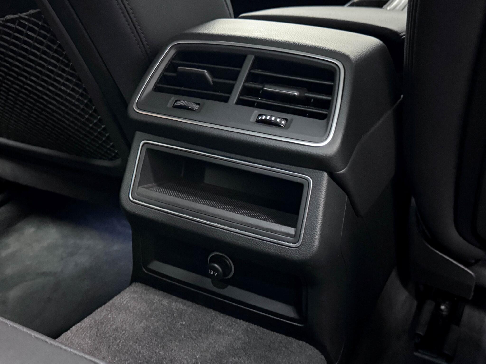 Audi A6 view 12