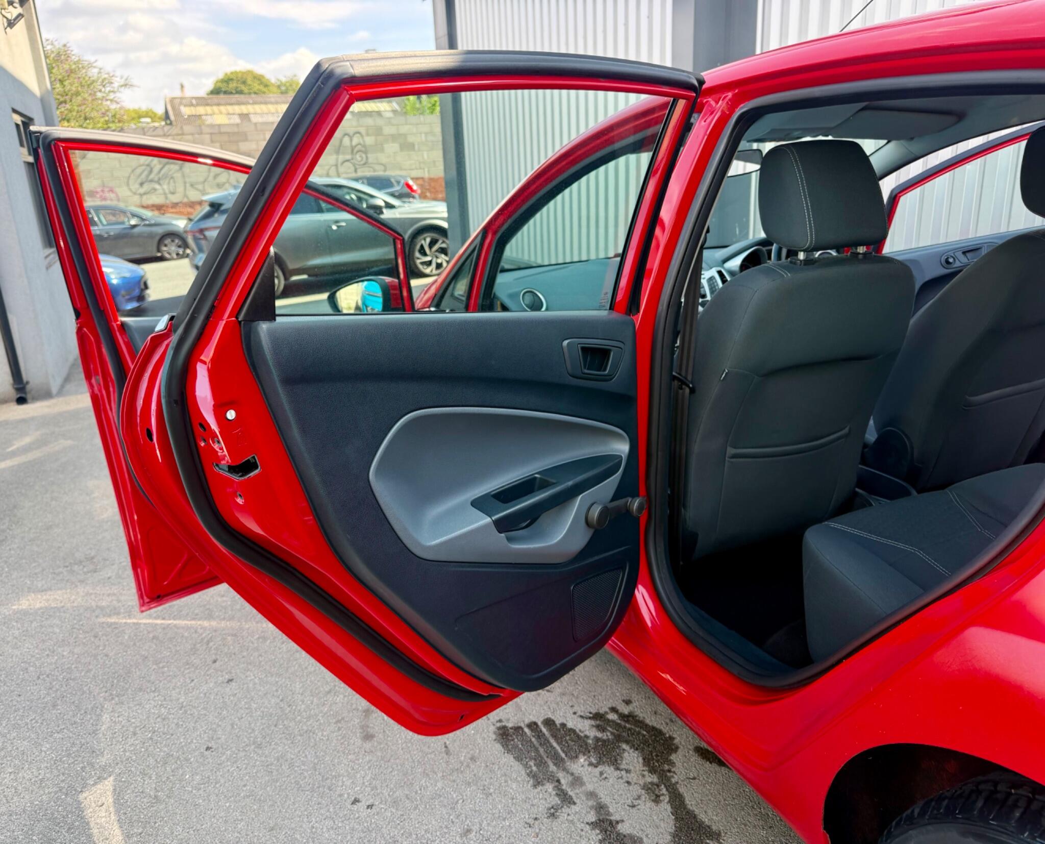 Ford Fiesta view 14