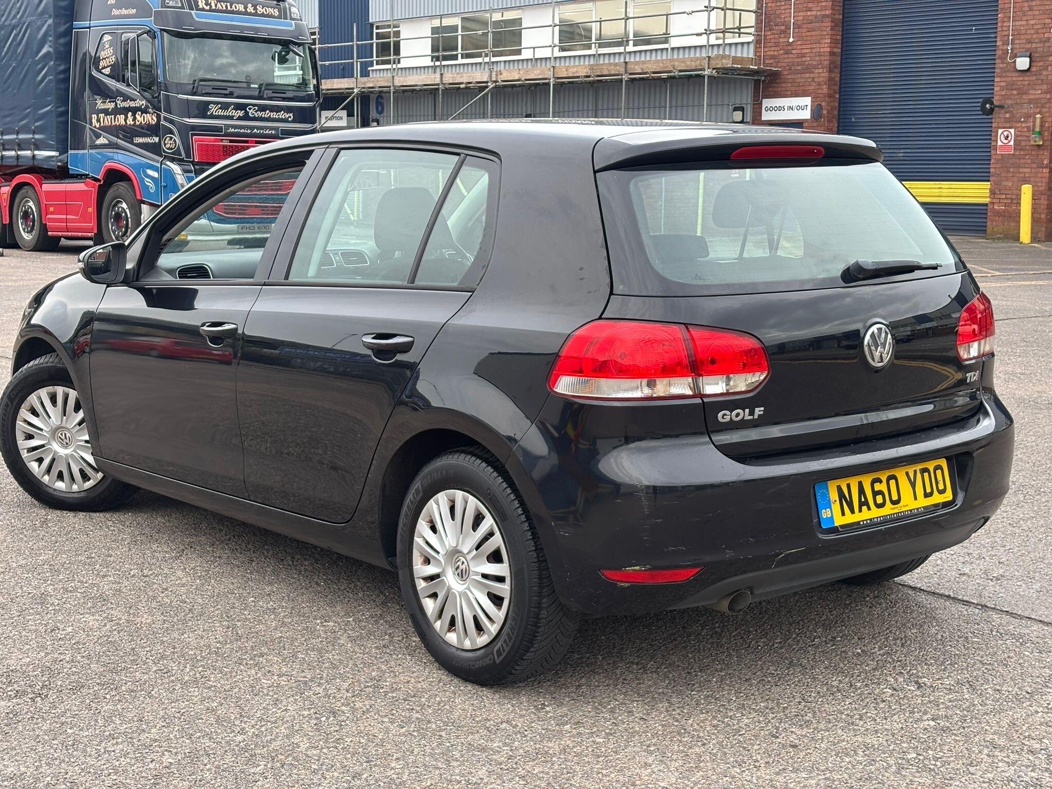Volkswagen Golf view 4