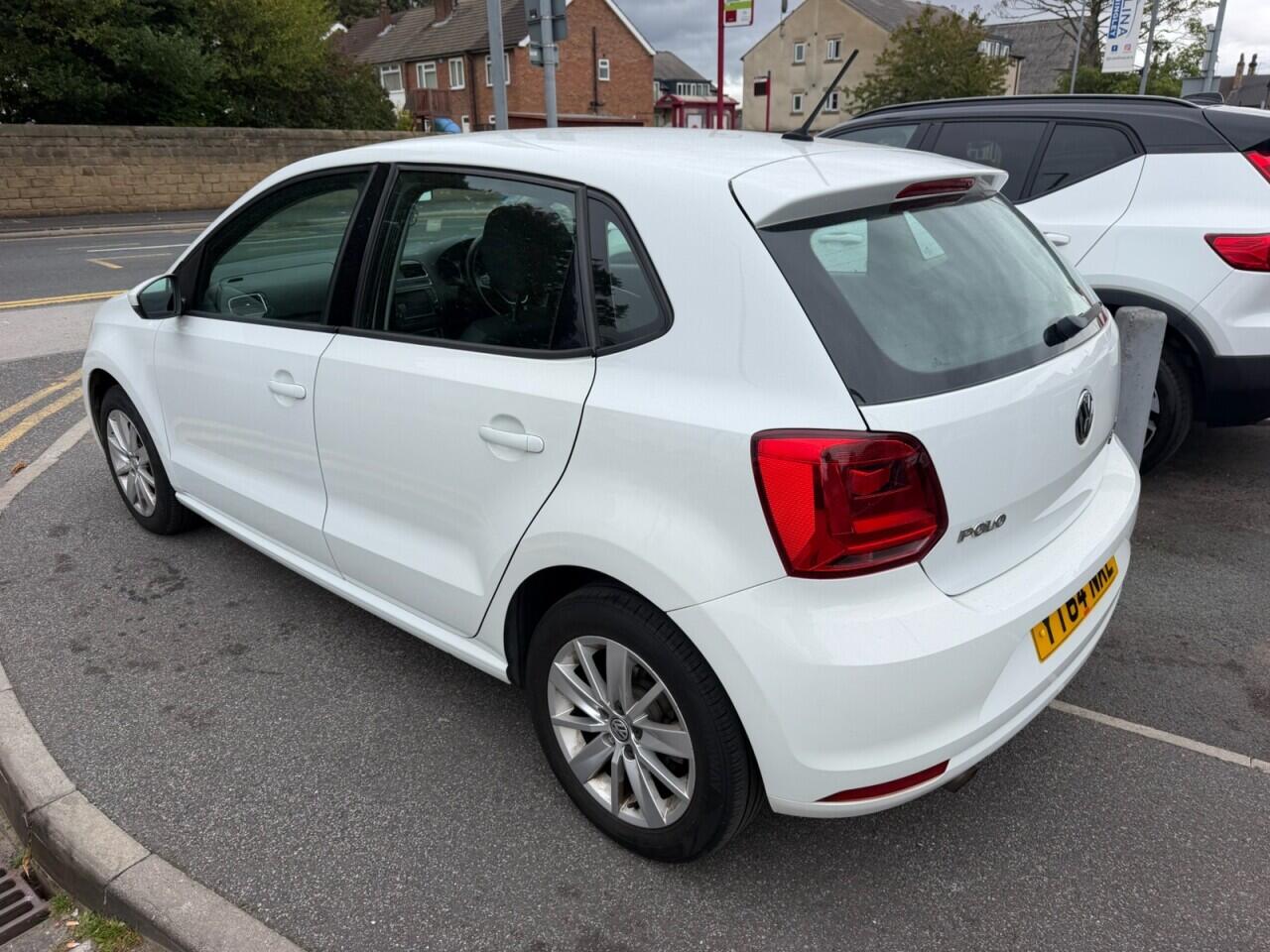 Volkswagen Polo view 10