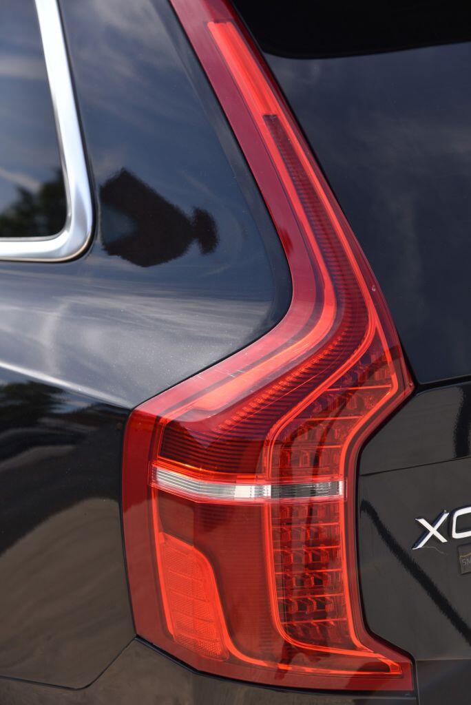 Volvo XC90 view 16