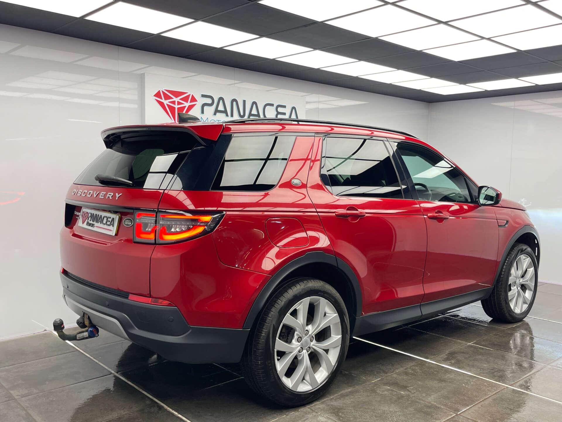 Land Rover Discovery Sport view 4