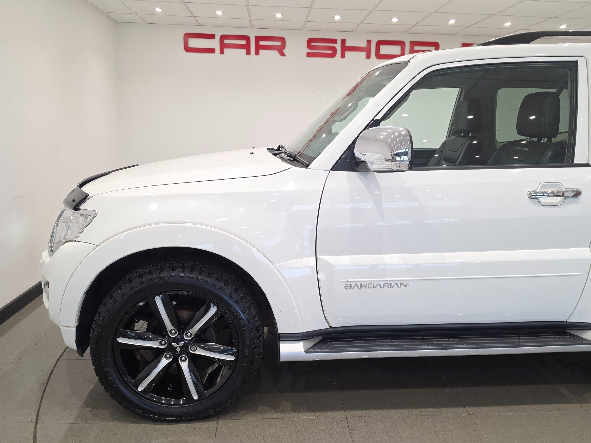 Mitsubishi Shogun view 40