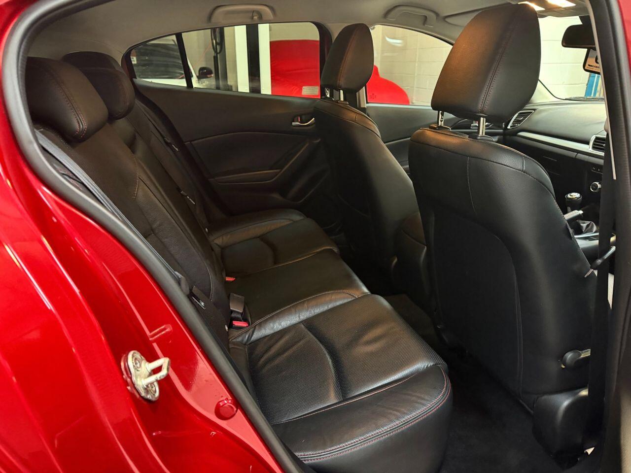 Mazda Mazda3 view 17