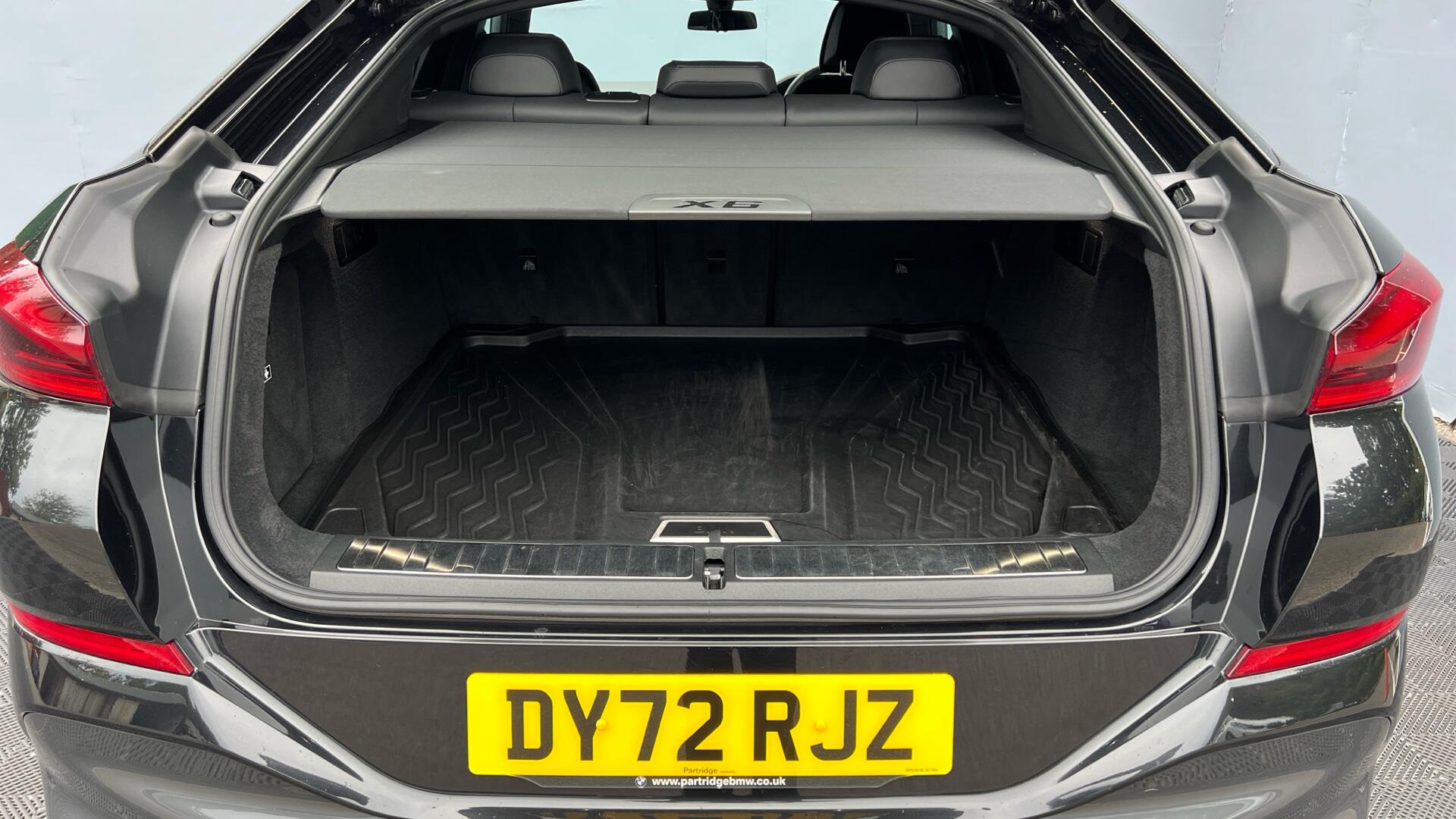 BMW X6 view 13
