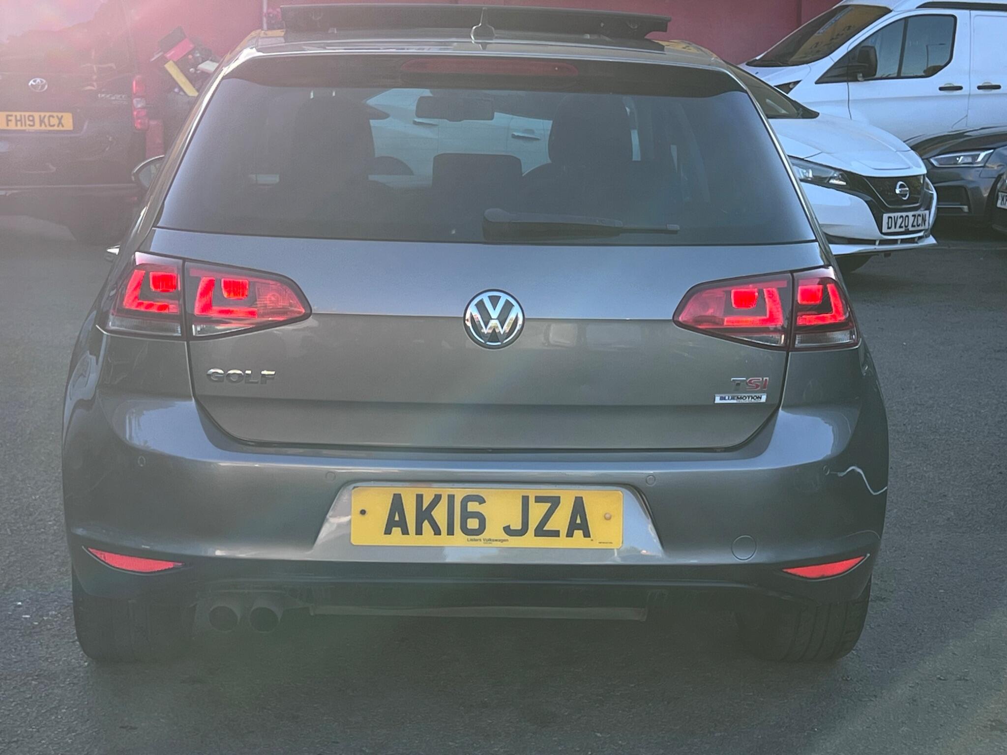 Volkswagen Golf view 12