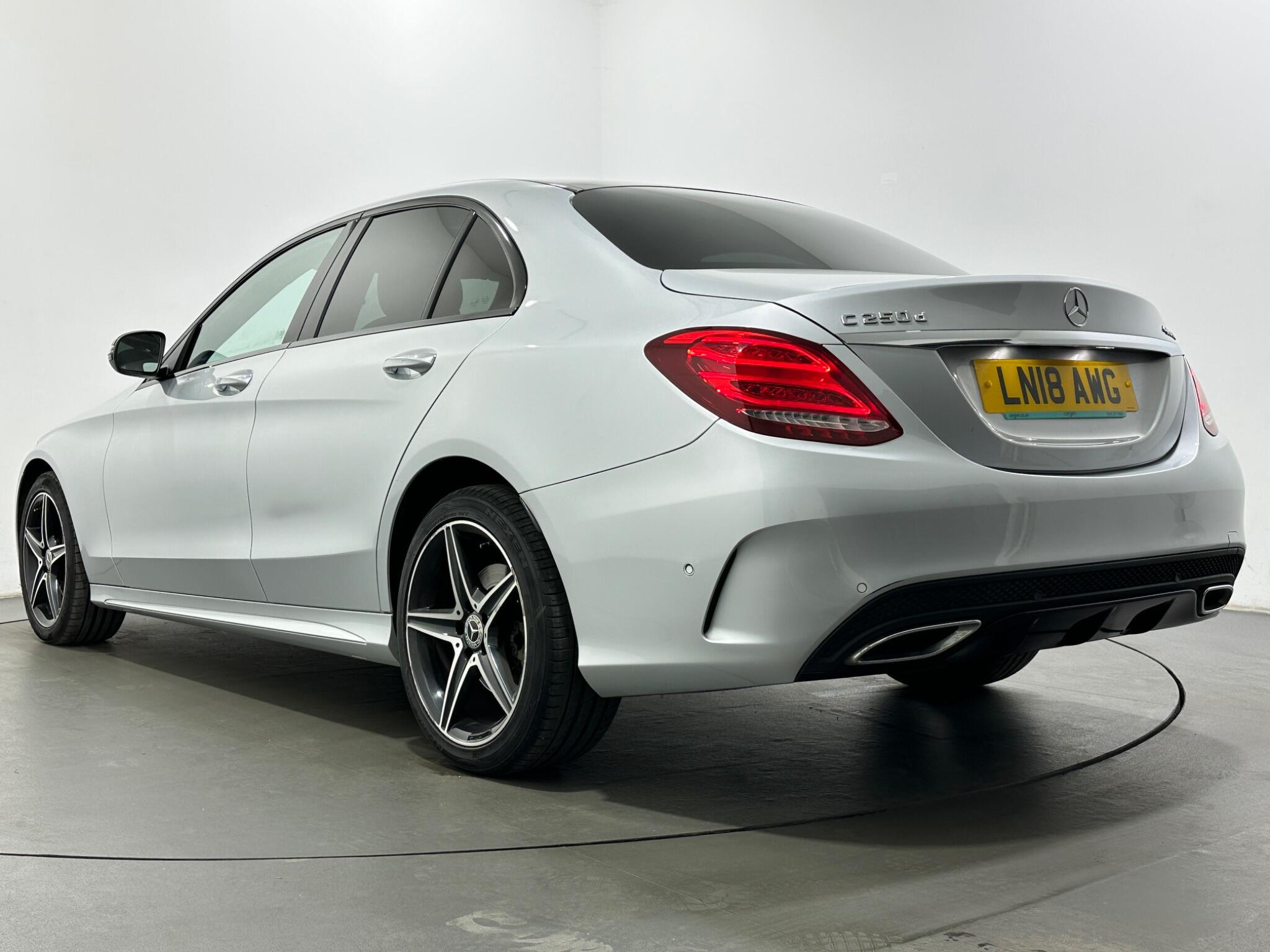 Mercedes-Benz C Class view 50