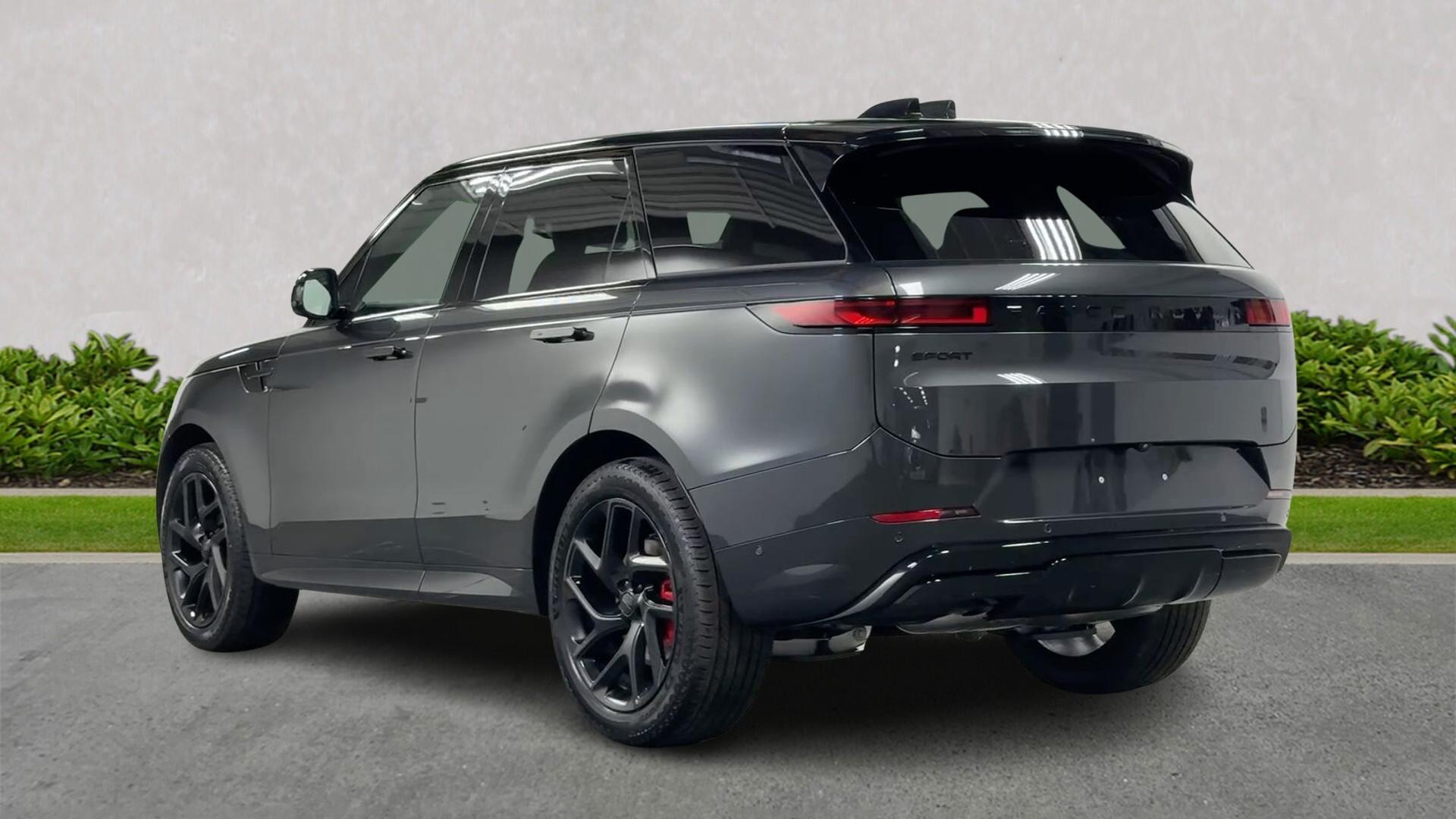Land Rover Range Rover Sport view 2