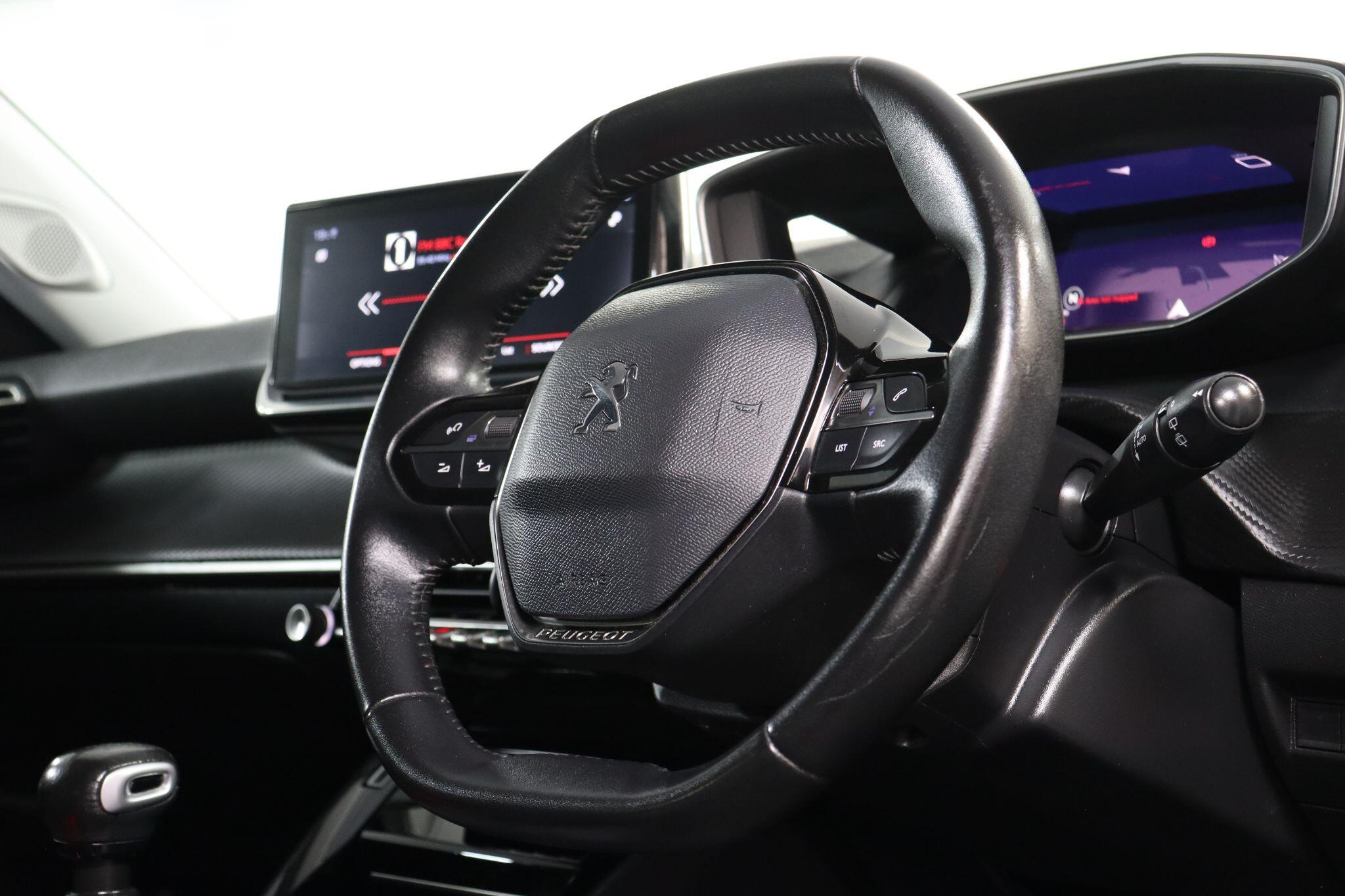 Peugeot 2008 view 12