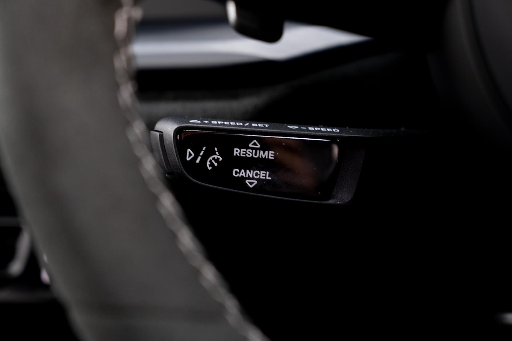 Porsche 911 view 17
