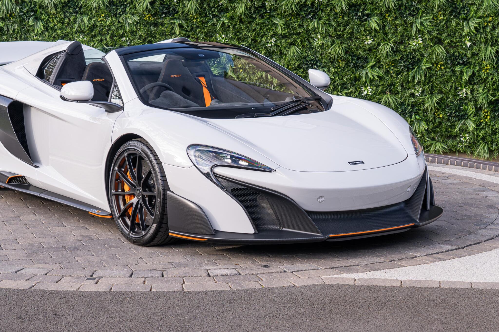 Mclaren 675LT view 7