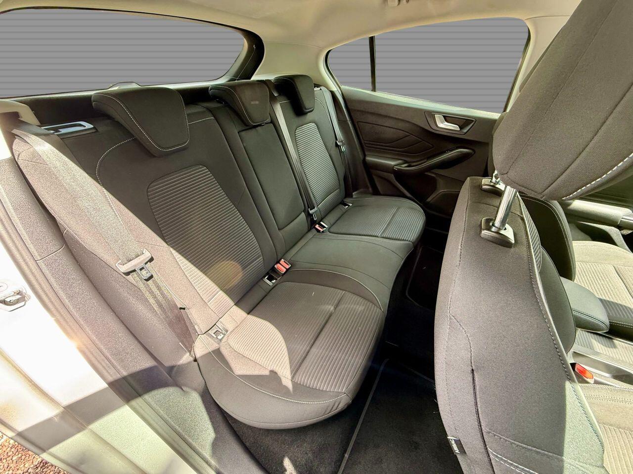 Ford Focus view 21