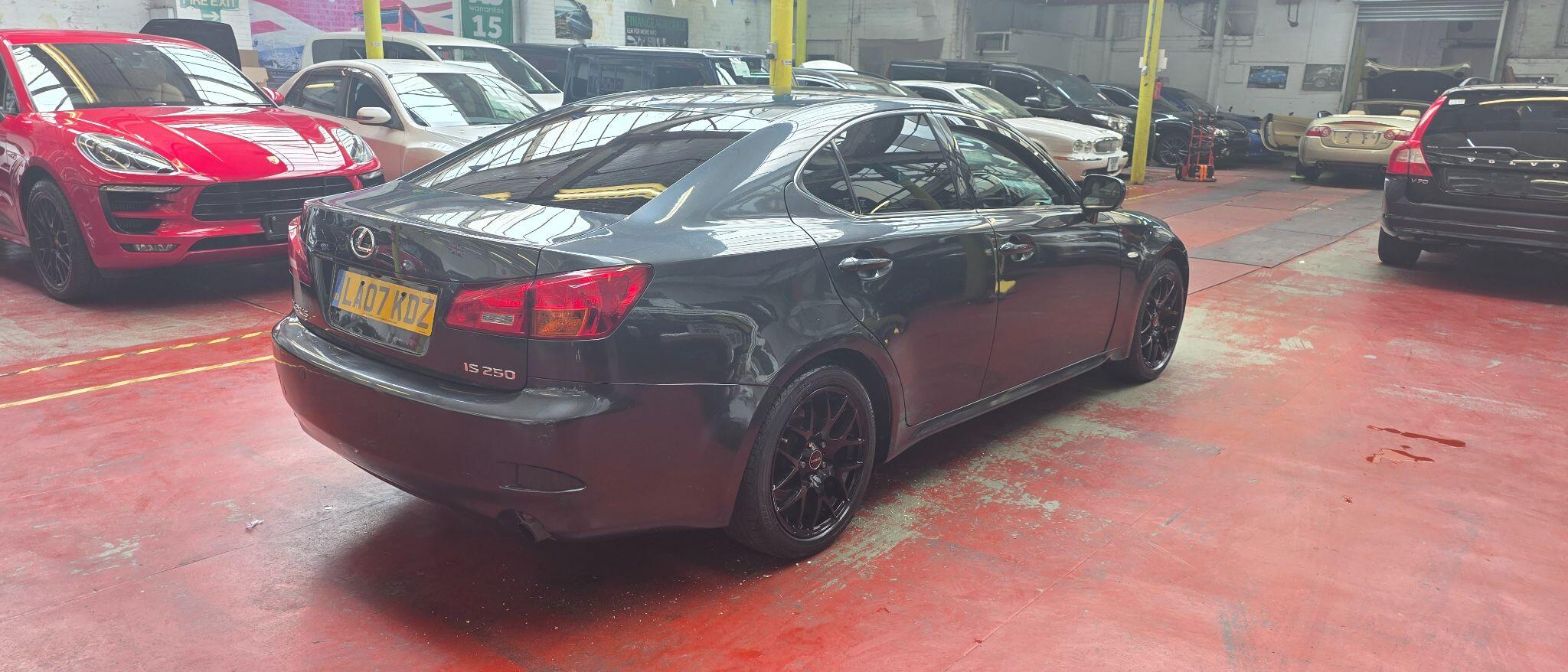 Lexus IS view 6