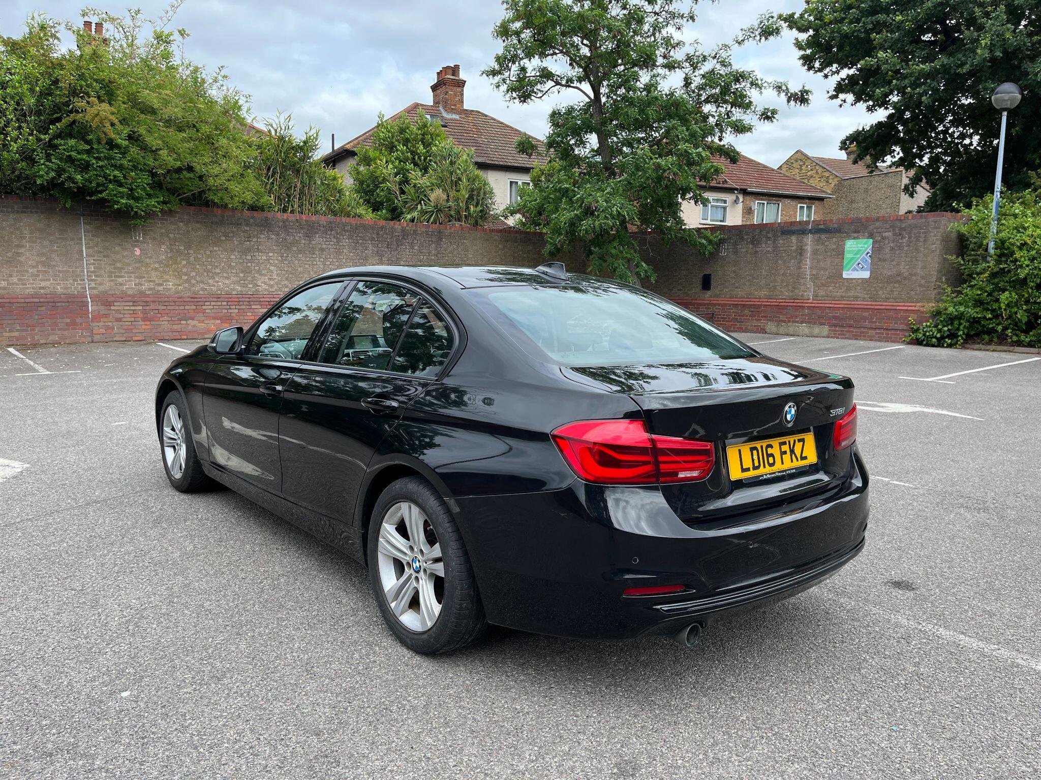 BMW 3 Series view 5